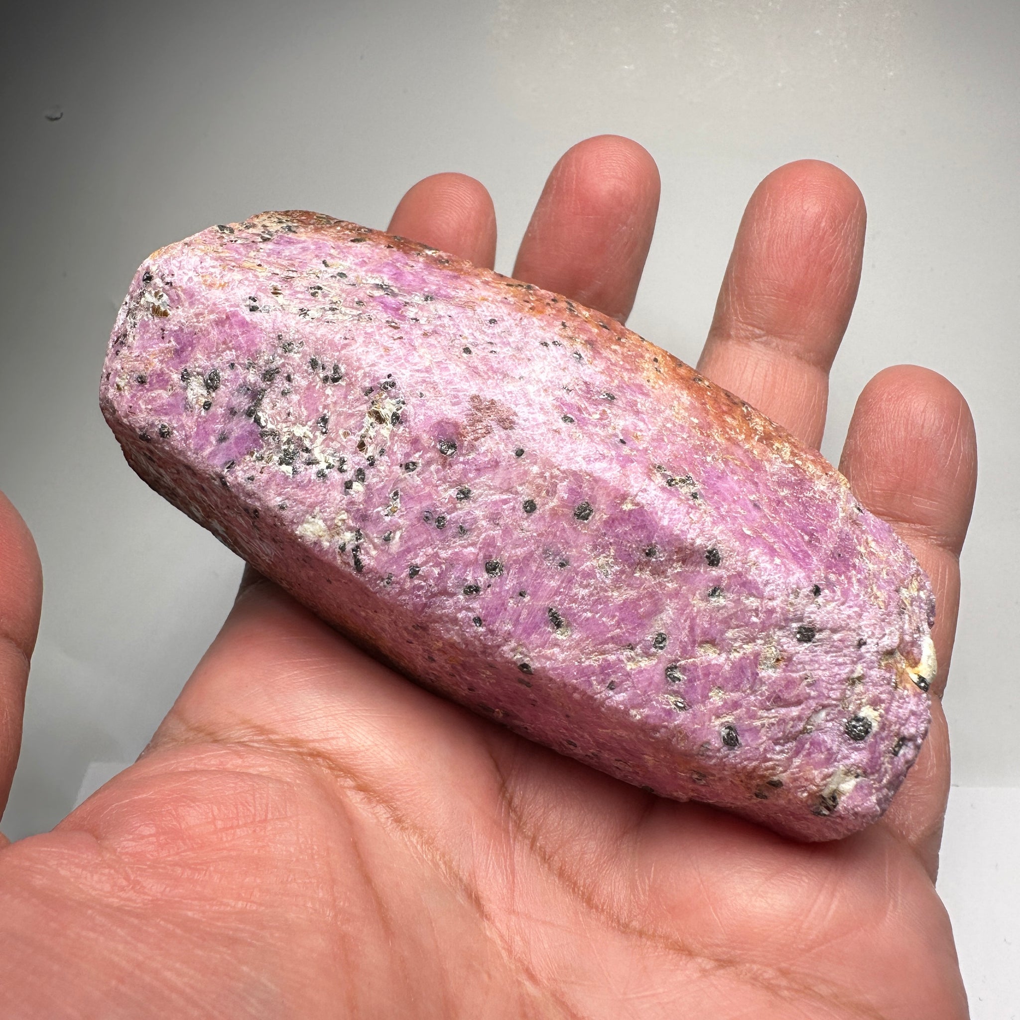 Sapphire Crystal, 415.00gm / 2075.00ct, Untreated Unheated, Tanzania. 91mm x 37mm x 50mm