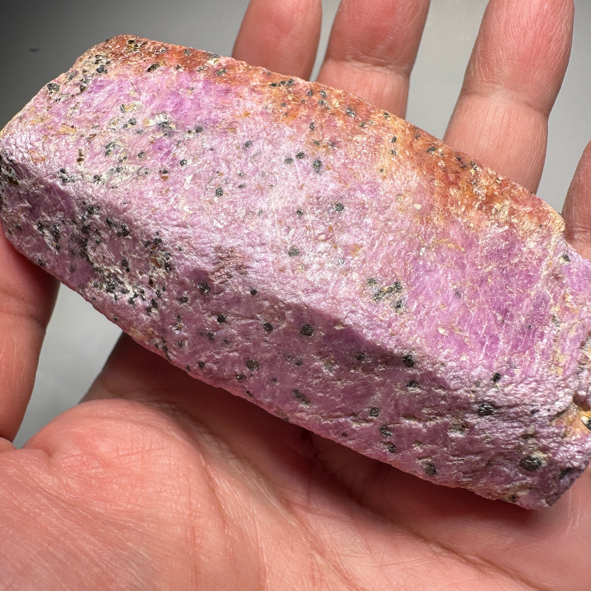 Sapphire Crystal, 415.00gm / 2075.00ct, Untreated Unheated, Tanzania. 91mm x 37mm x 50mm