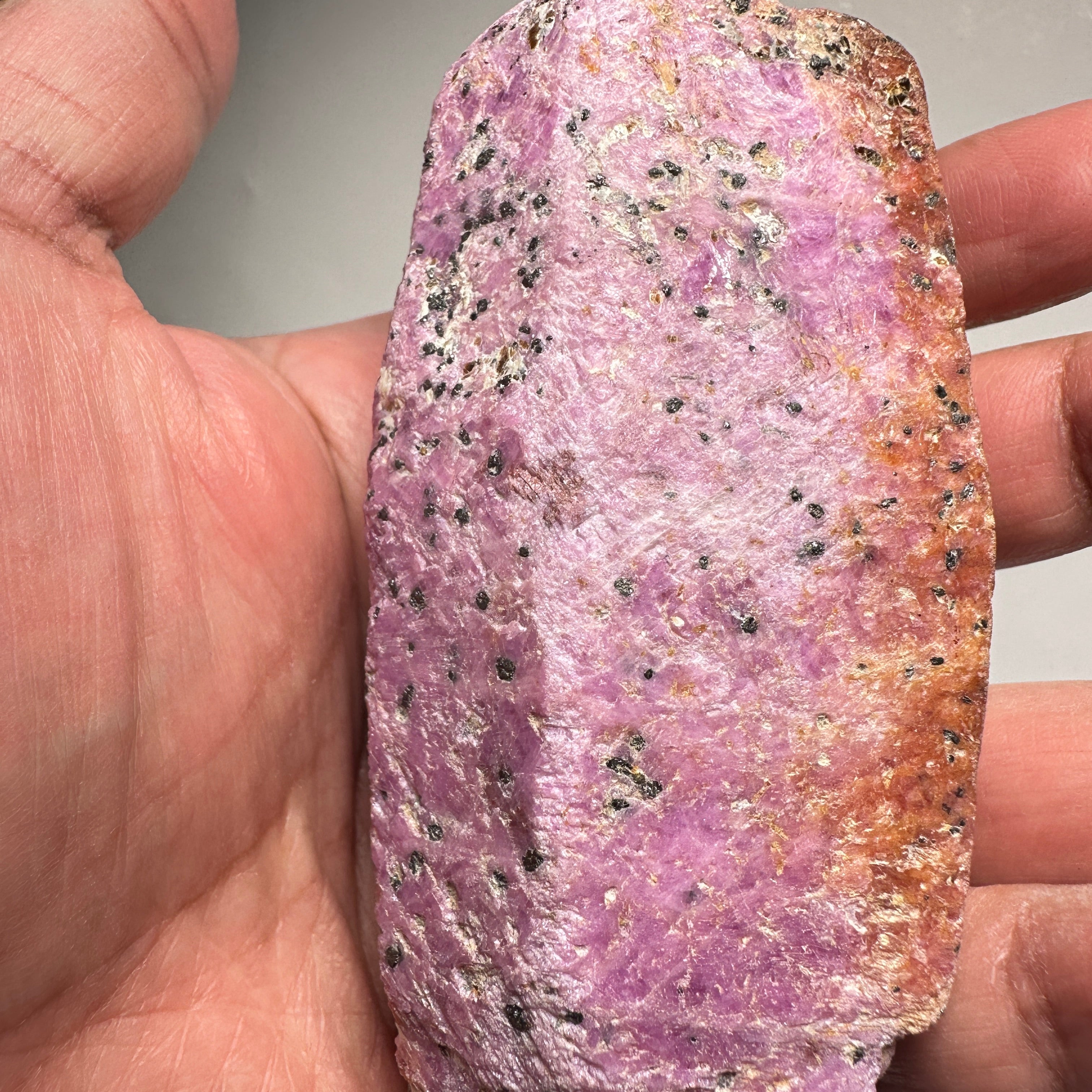 415.00gm / 2075.00ct Sapphire Crystal, Untreated Unheated, Tanzania. 91mm x 37mm x 50mm