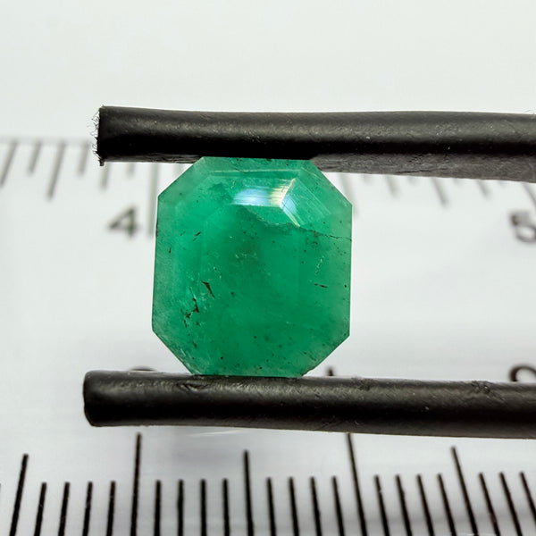 Emerald, 1.26ct, Tanzania, Untreated Unheated, no oil, slight issue on the table but price reflects