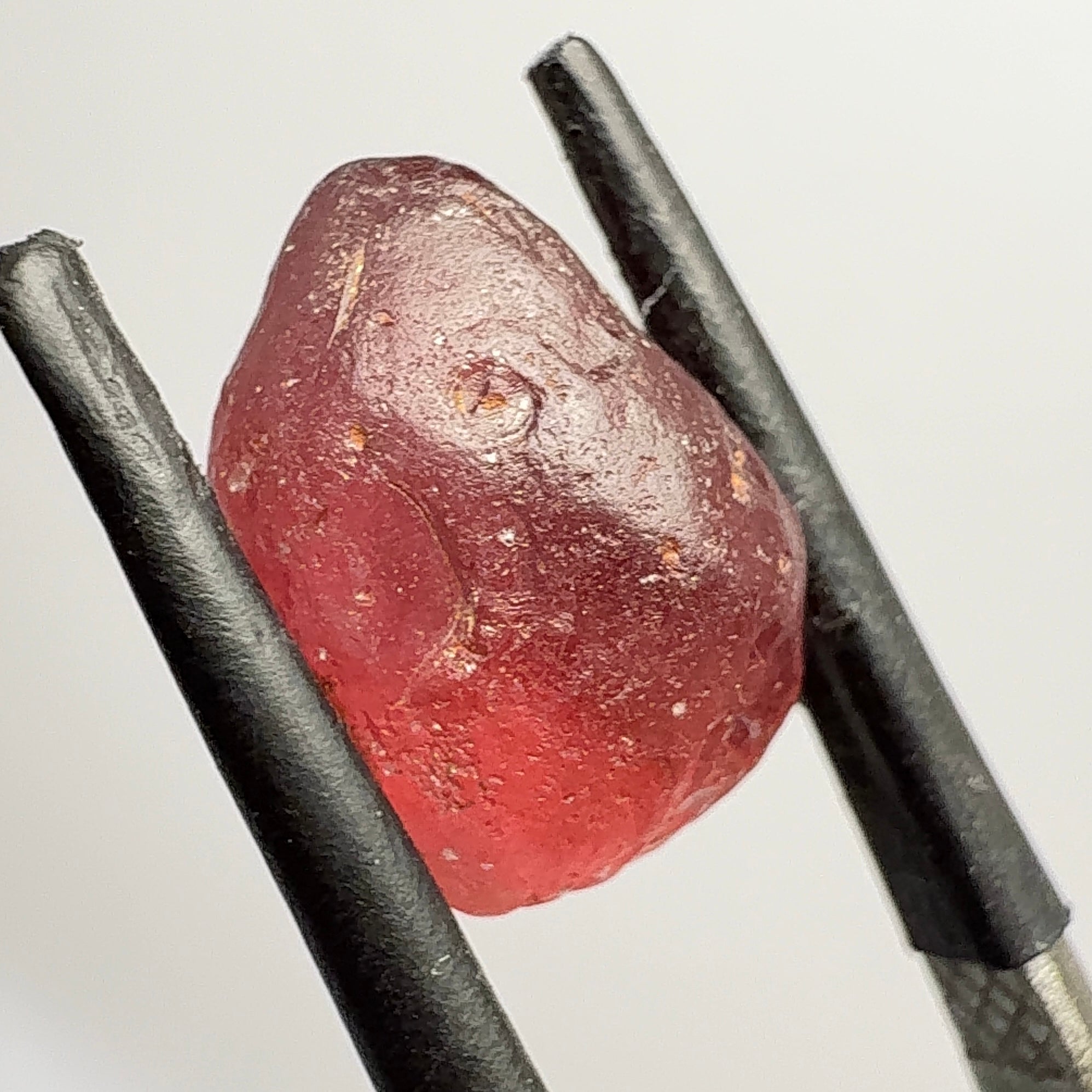 Malaya Garnet, 9.07ct, Tanzania. Silky, Untreated Unheated