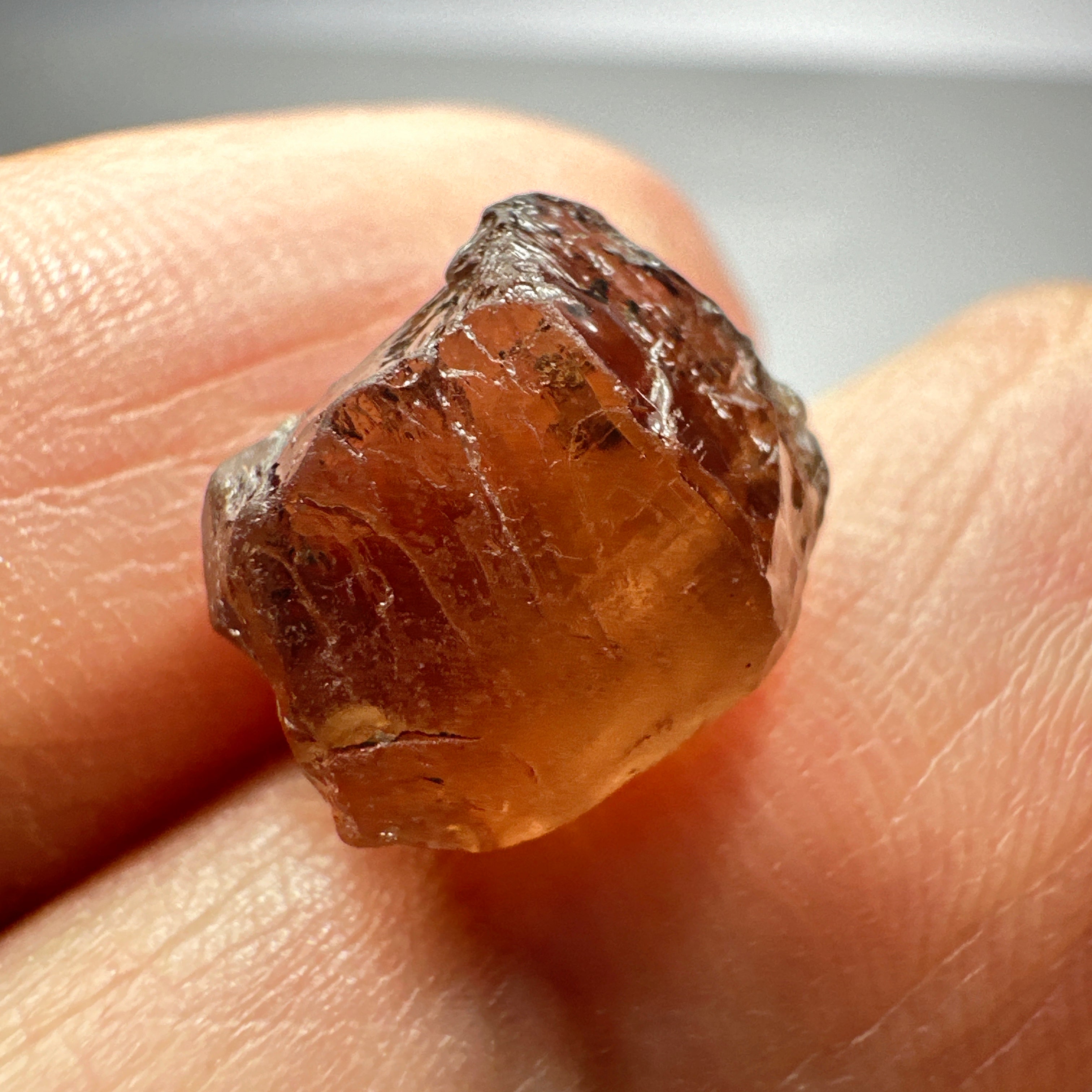 52.50ct / 10.50gm Spessartite Garnet Crystal, Loliondo, Tanzania. 20.3 x 15 x 15mm, Untreated Unheated