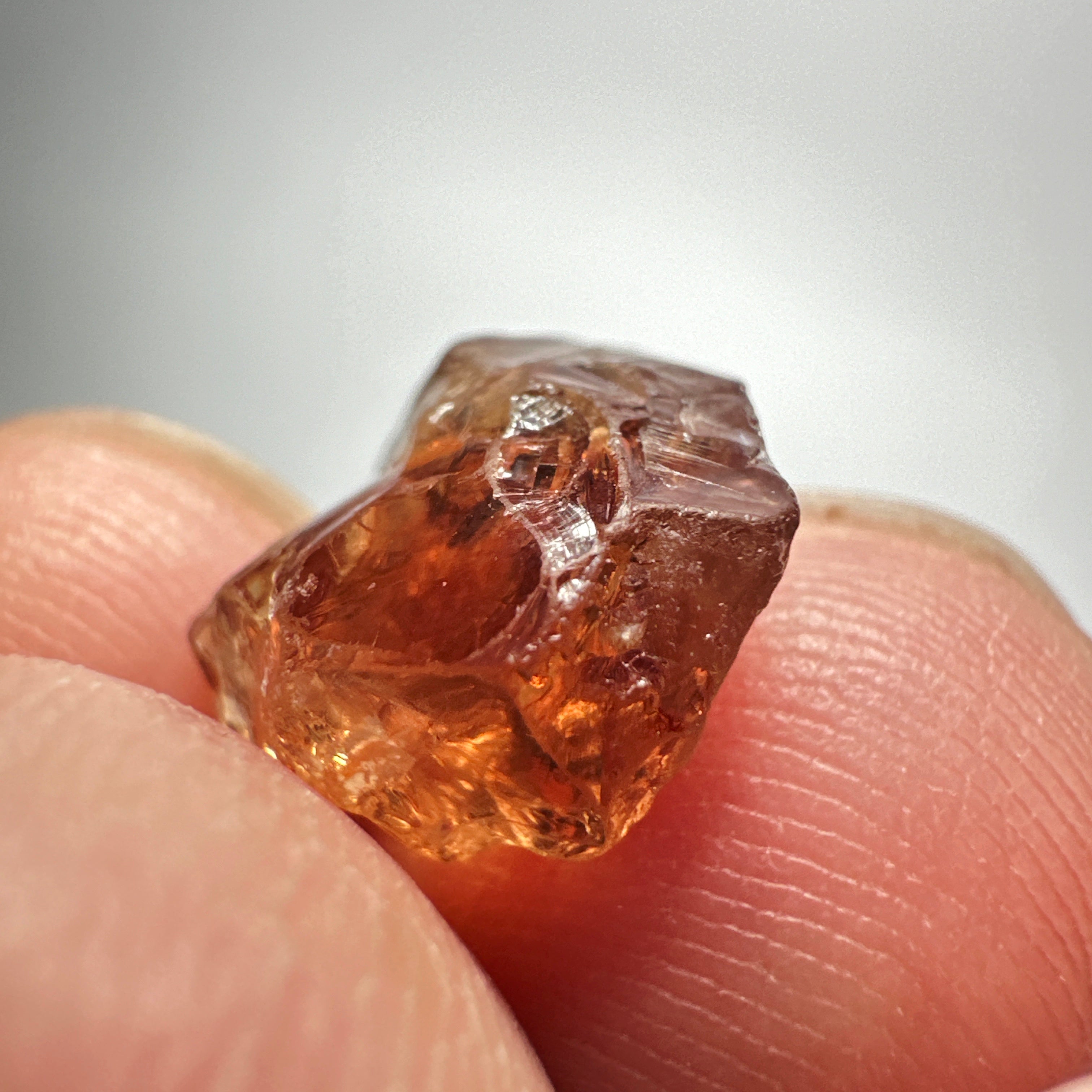 5.95ct Colour Change Garnet, Tanzania, Untreated Unheated, silky with slight inclusions on the outside, flat shape