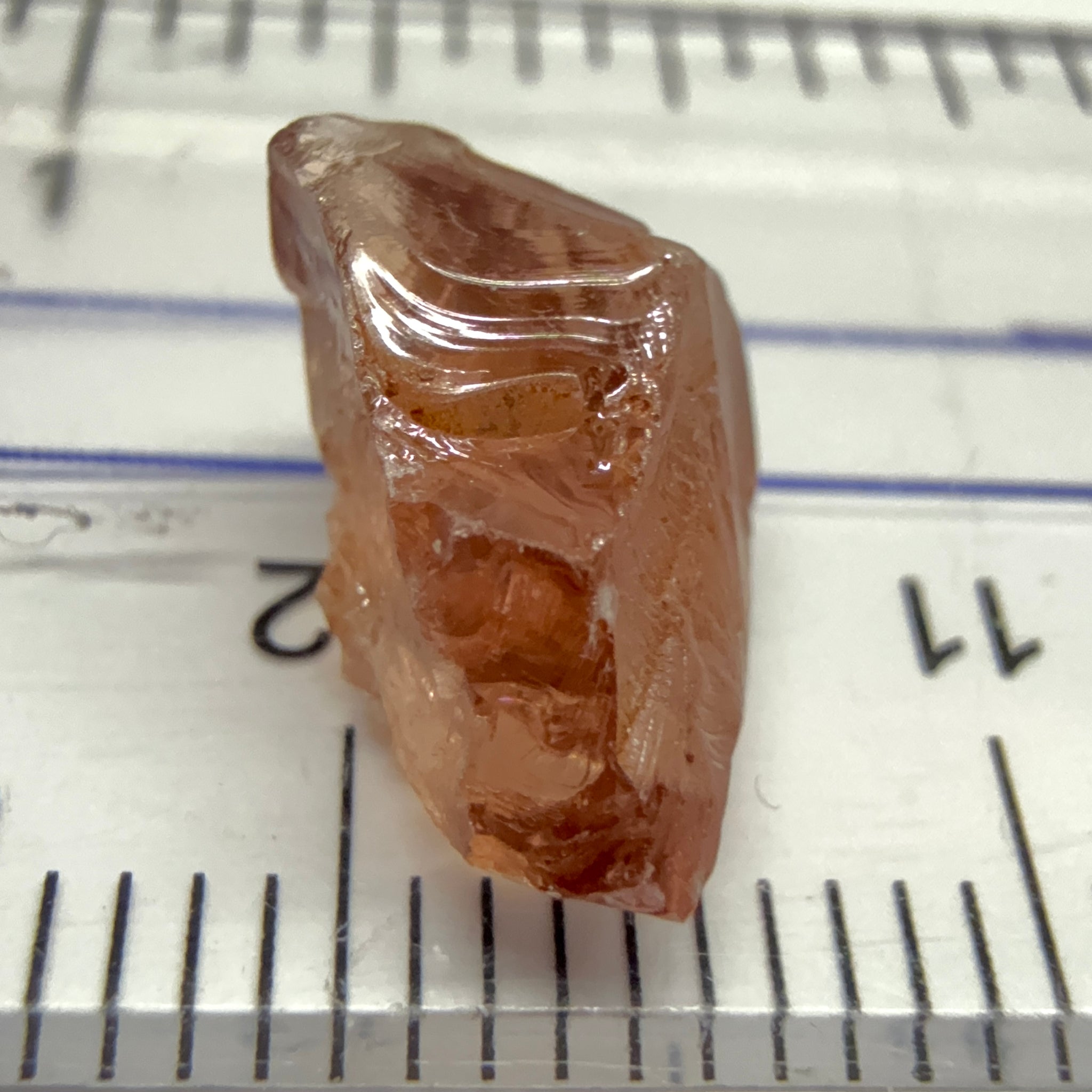 Peach Malaya Garnet, 4.30ct, vvs with challenging shape, see pictures, Unheated Untreated, Umba Valley Tanzania