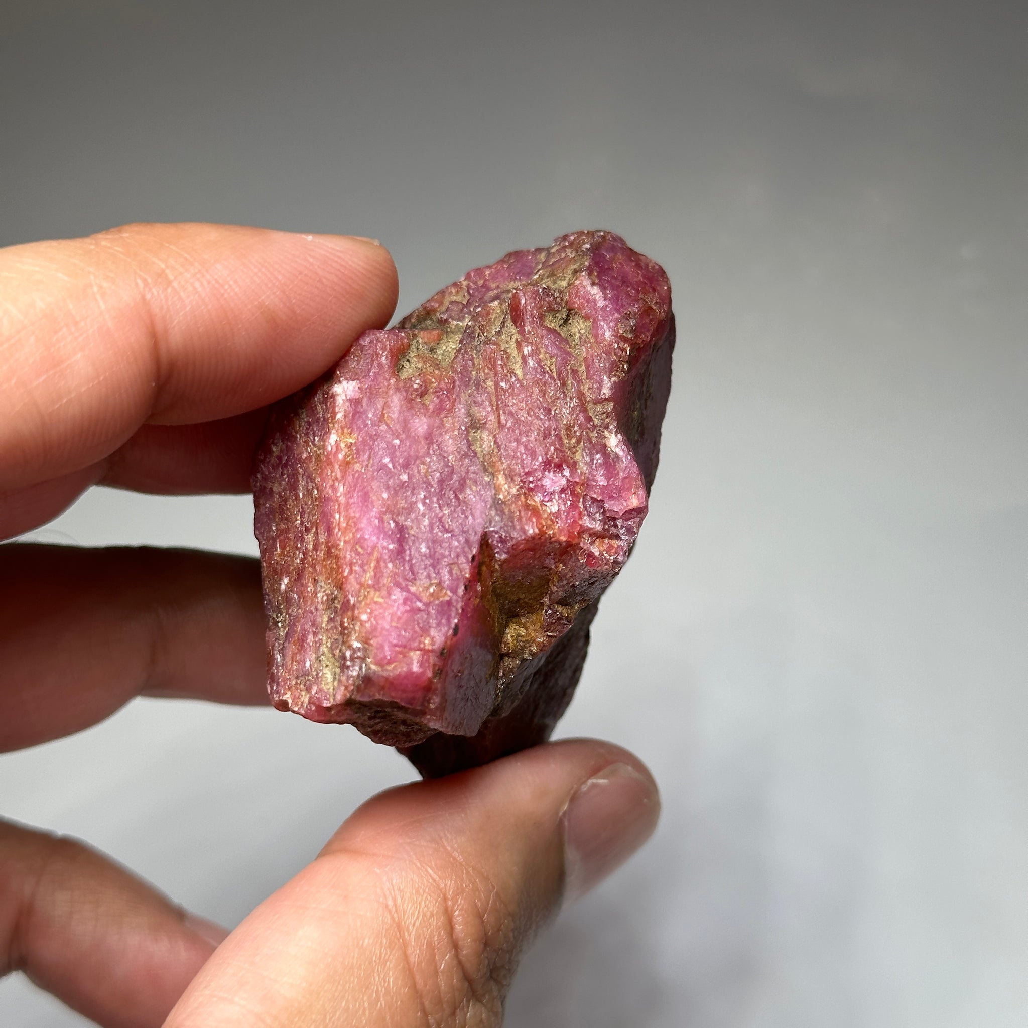 Ruby Crystal Cluster, 111gm / 555ct, Tanzania, Untreated Unheated. 53.5 x 46.9 x 32 mm