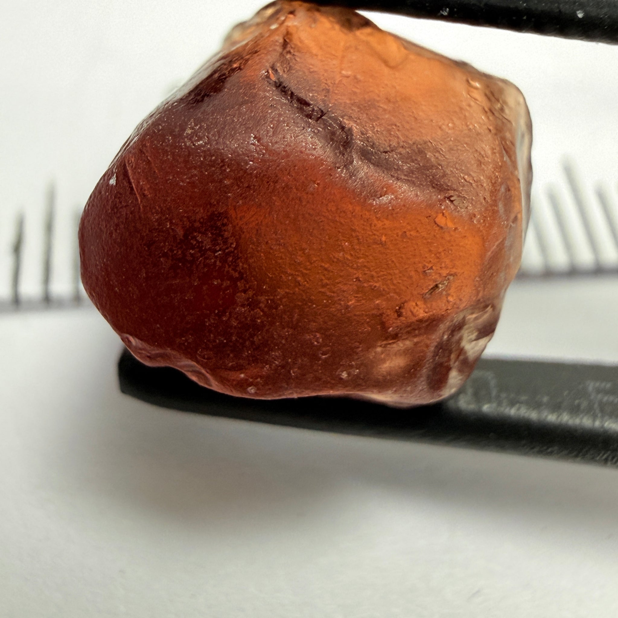 Malaya Garnet, 8.59ct, Umba, Tanzania, Untreated Unheated. Have a look at the shape in the pictures, a bit on the medium dark shade, clarity: vvs-if