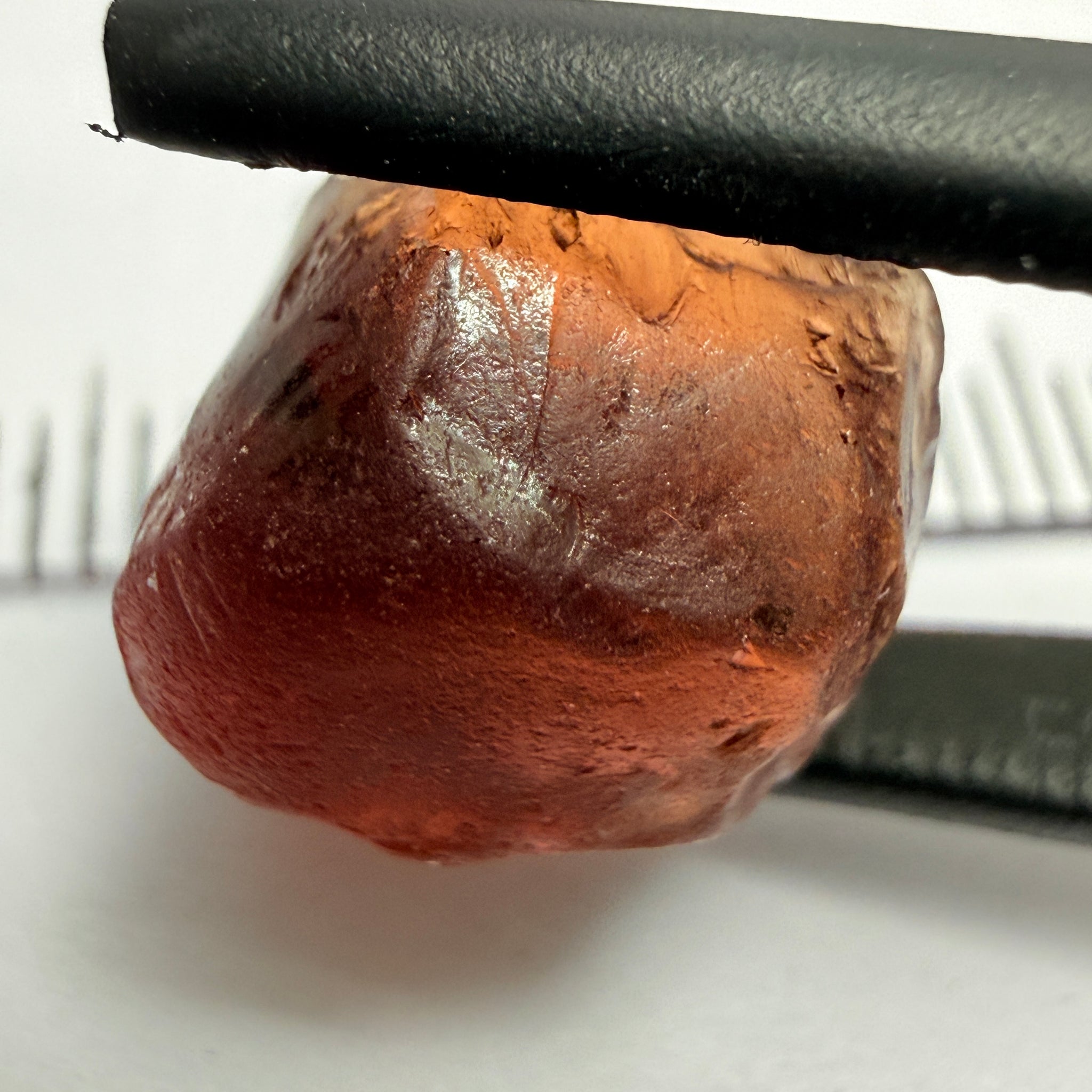 Malaya Garnet, 8.59ct, Umba, Tanzania, Untreated Unheated. Have a look at the shape in the pictures, a bit on the medium dark shade, clarity: vvs-if