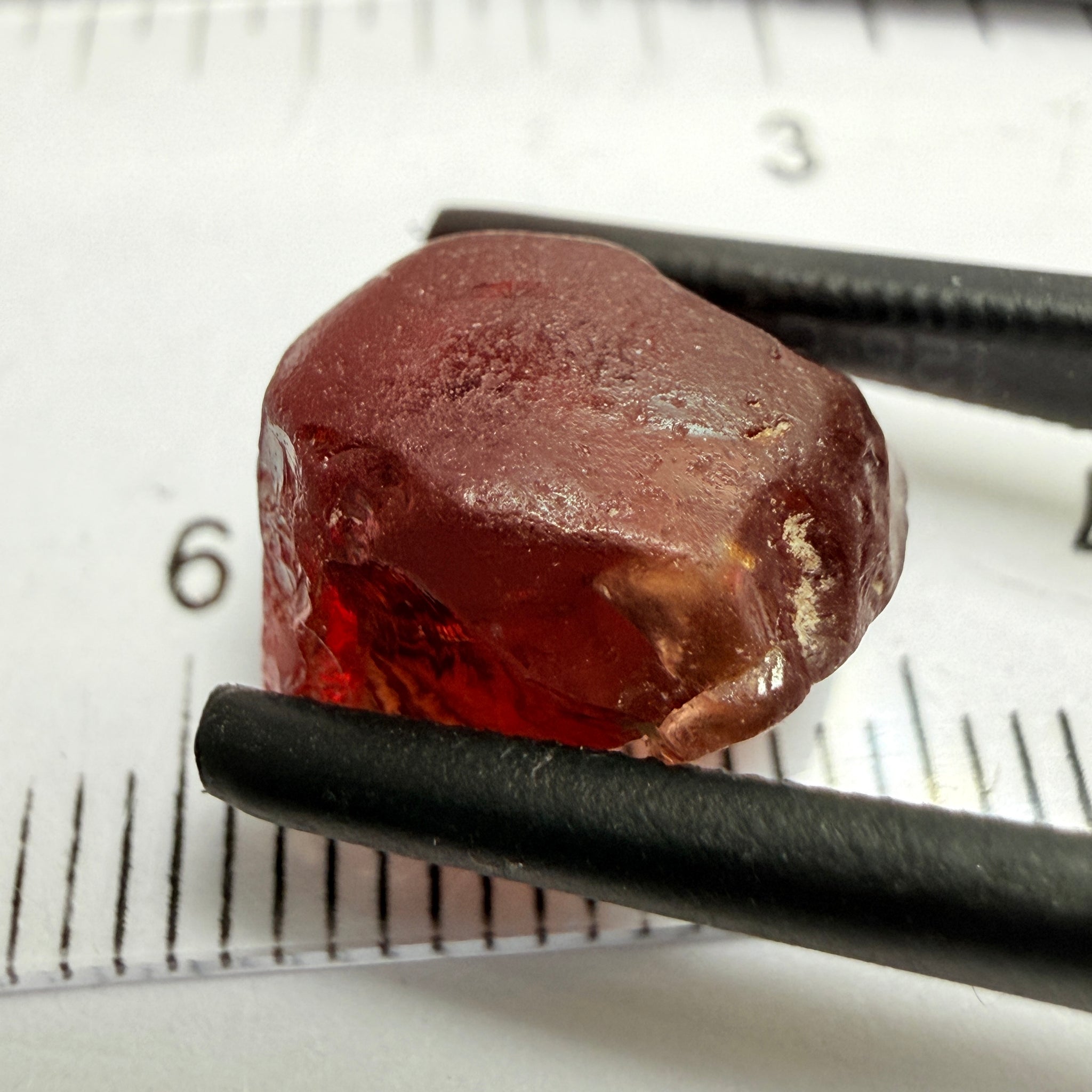 Malaya Garnet, 8.59ct, Umba, Tanzania, Untreated Unheated. Have a look at the shape in the pictures, a bit on the medium dark shade, clarity: vvs-if