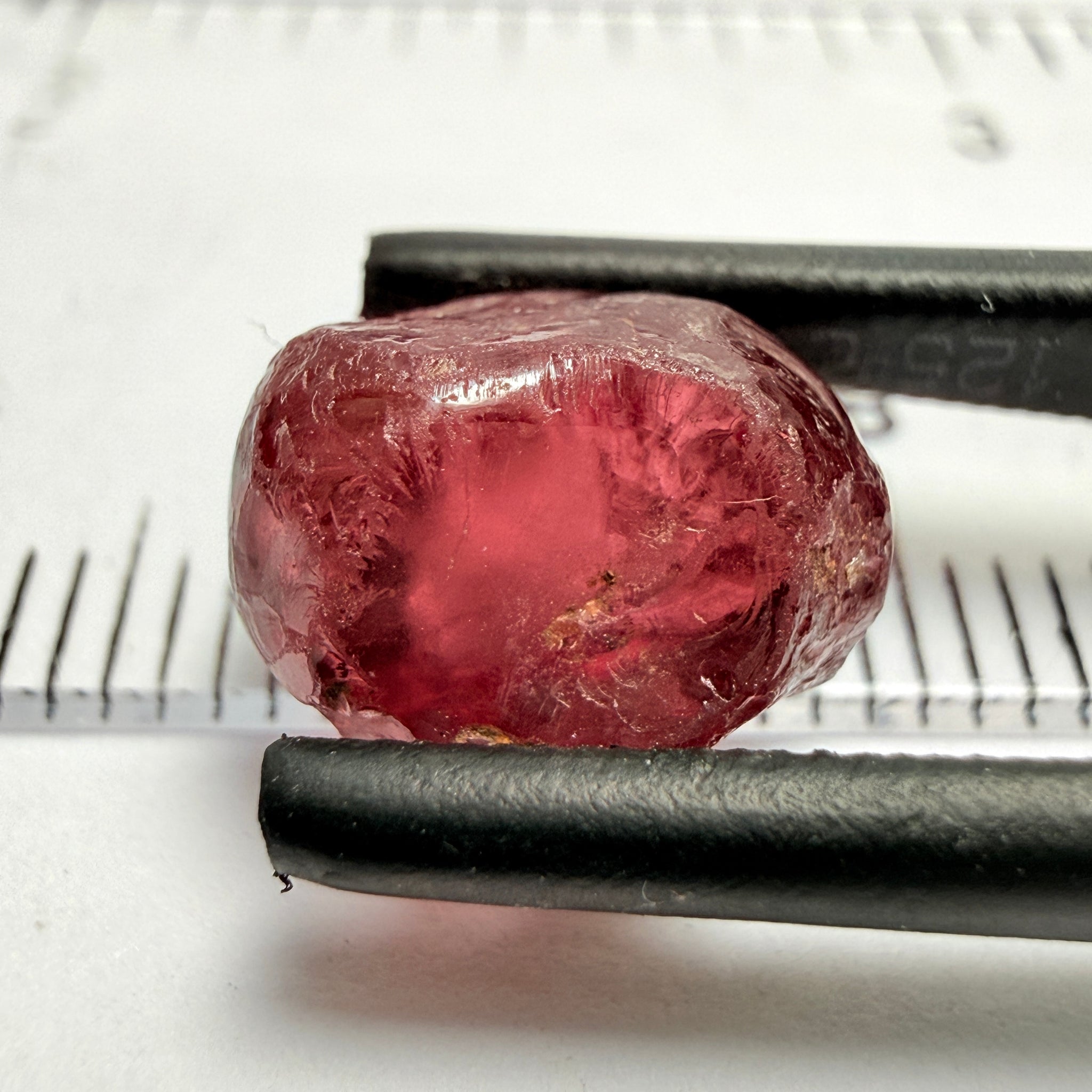 Rhodolite Garnet, 6.23ct, Umba, Tanzania, Untreated Untreated. Slight silky on one side, rest vs-vvs