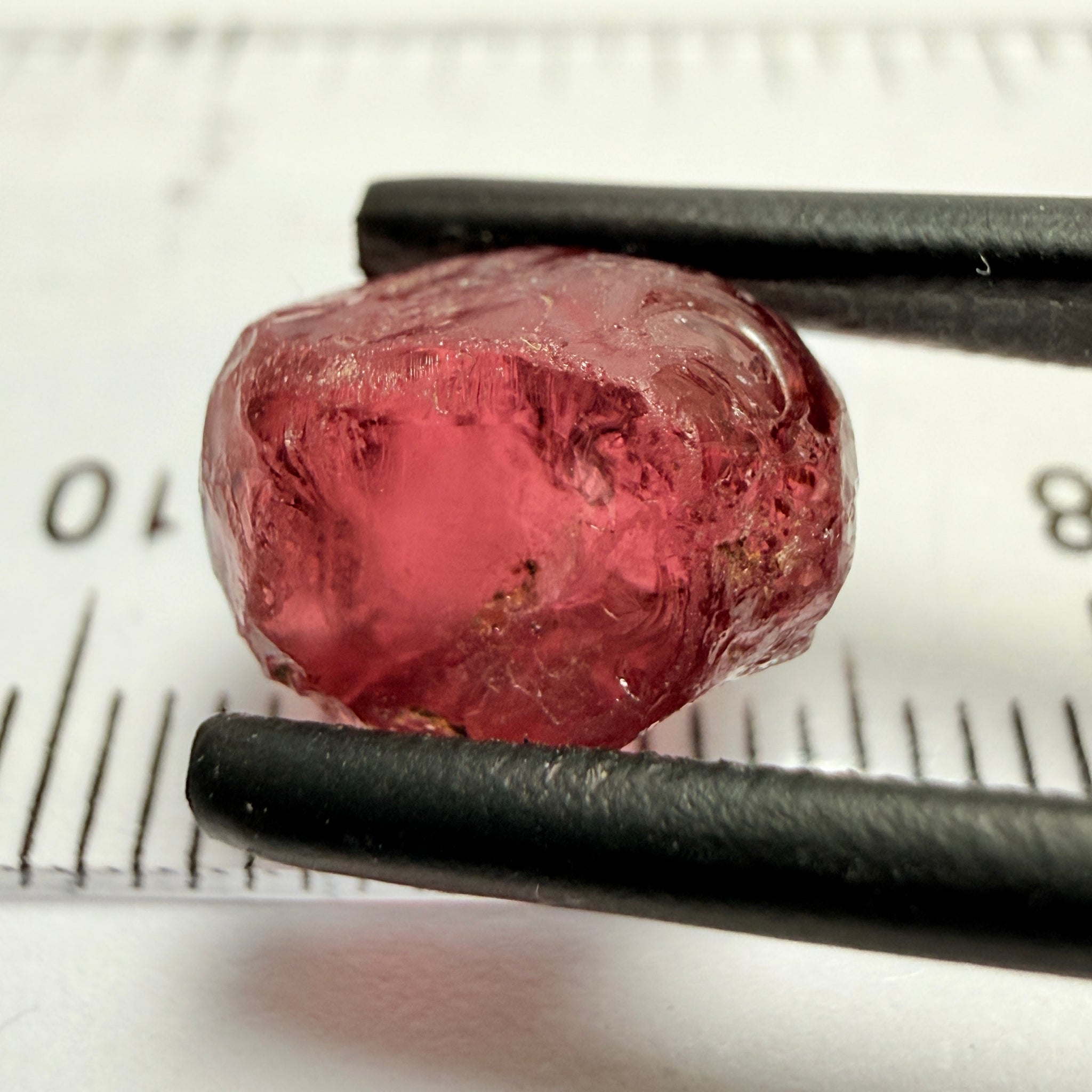 Rhodolite Garnet, 6.23ct, Umba, Tanzania, Untreated Untreated. Slight silky on one side, rest vs-vvs
