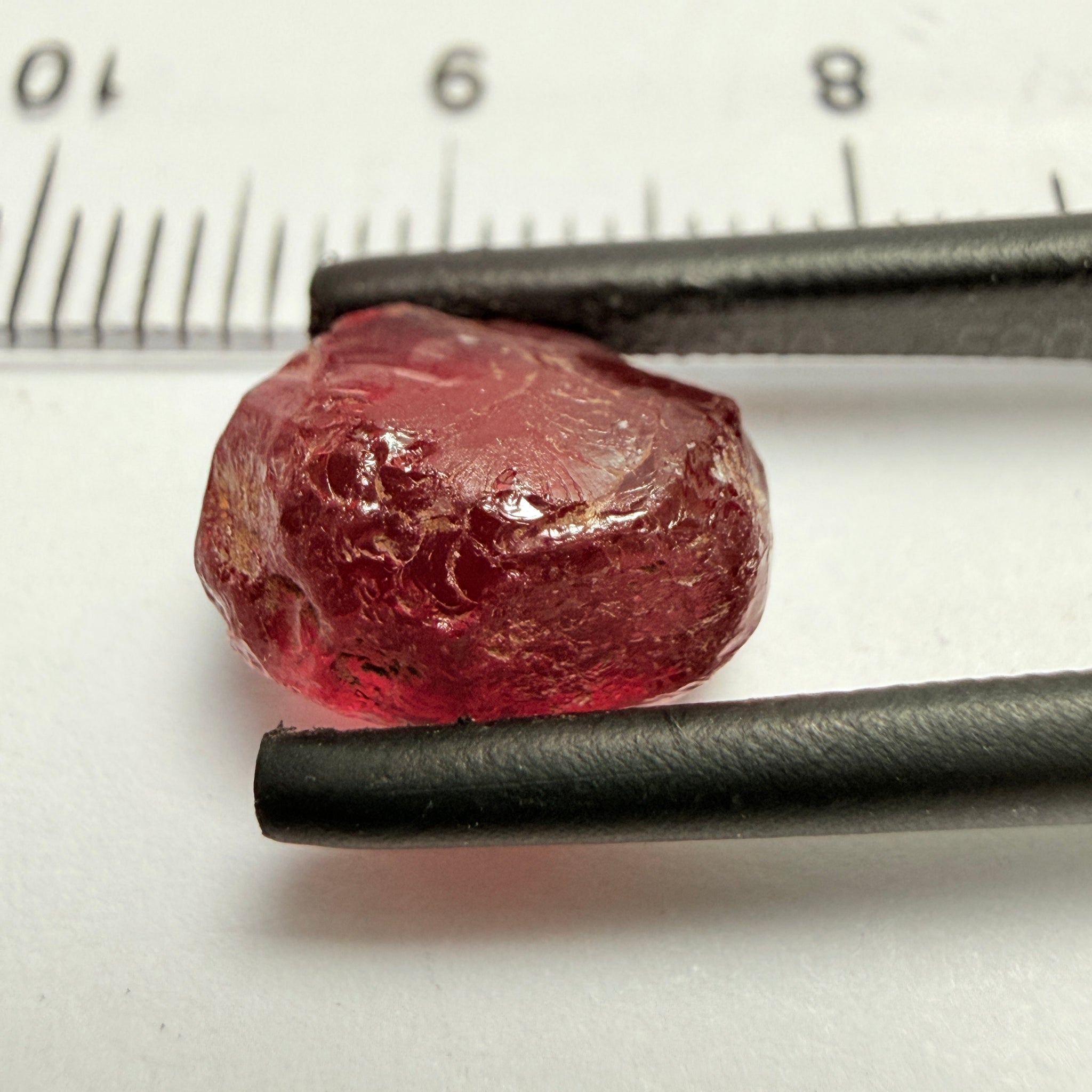 Rhodolite Garnet, 6.23ct, Umba, Tanzania, Untreated Untreated. Slight silky on one side, rest vs-vvs
