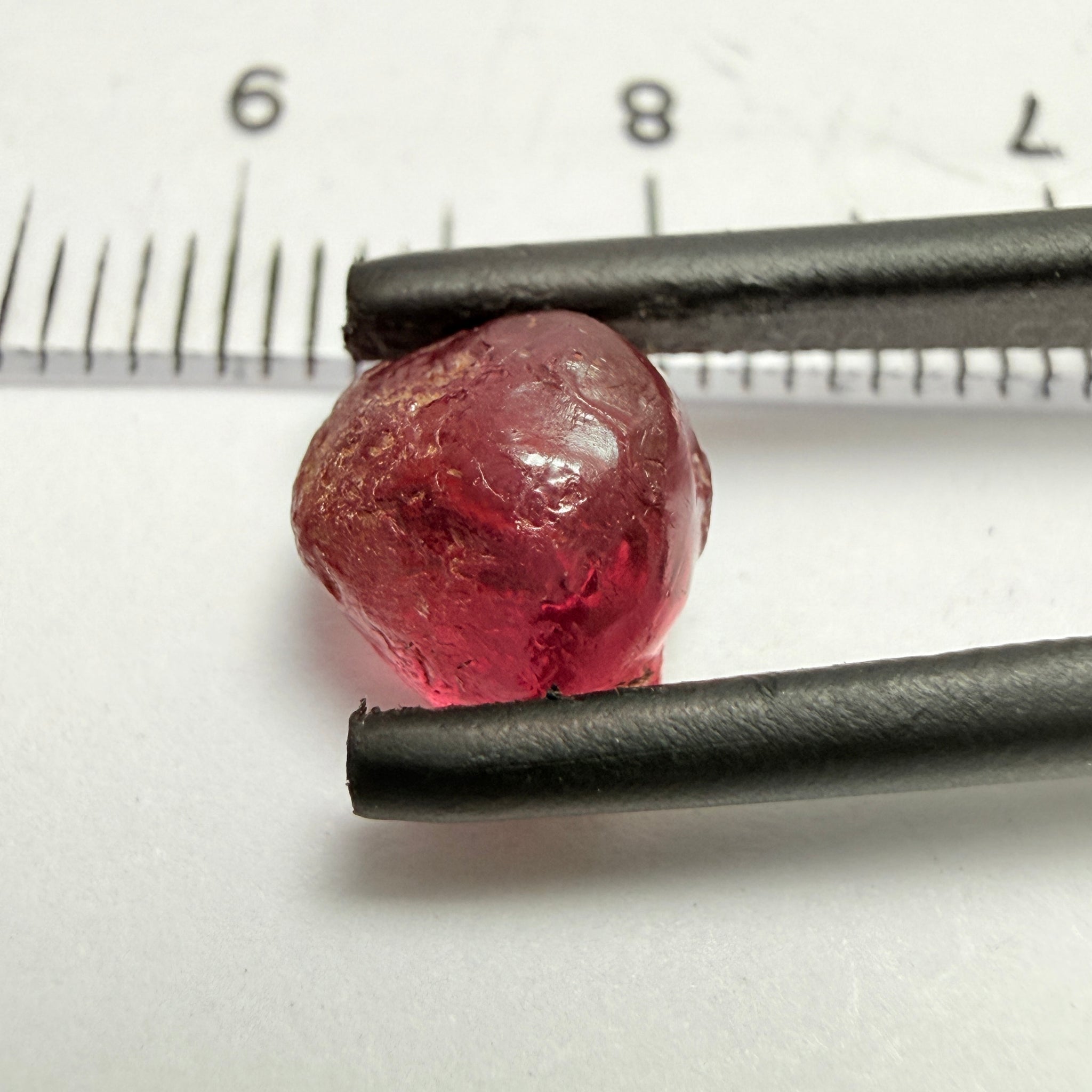 Rhodolite Garnet, 3.71ct, Umba, Tanzania, Untreated Untreated. Few bubbles on the outside, rest vvs