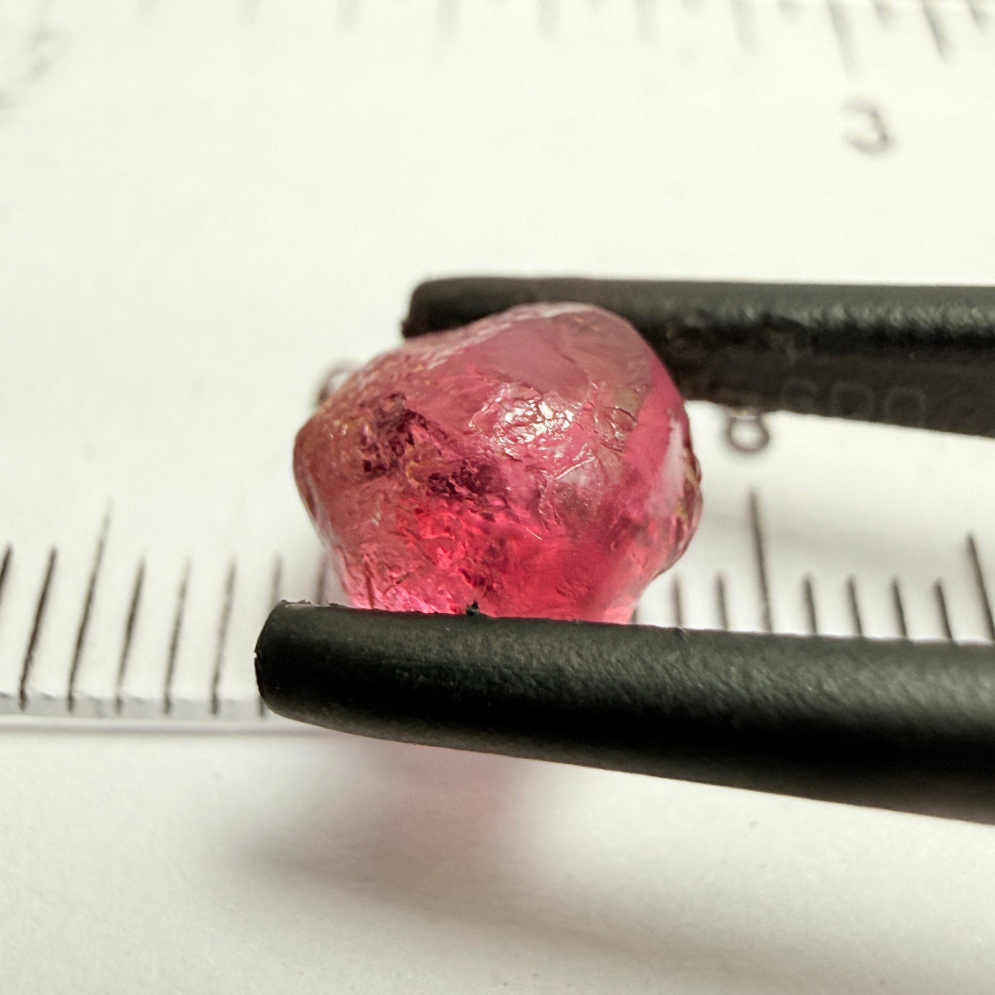 Rhodolite Garnet, 3.71ct, Umba, Tanzania, Untreated Untreated. Few bubbles on the outside, rest vvs