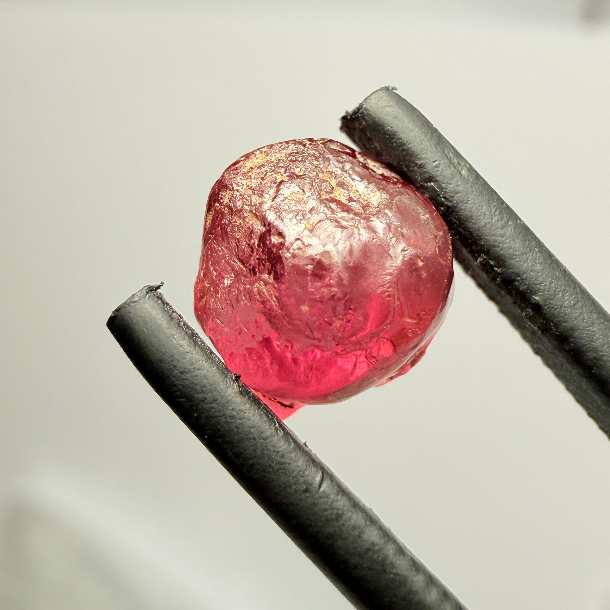 Rhodolite Garnet, 3.71ct, Umba, Tanzania, Untreated Untreated. Few bubbles on the outside, rest vvs