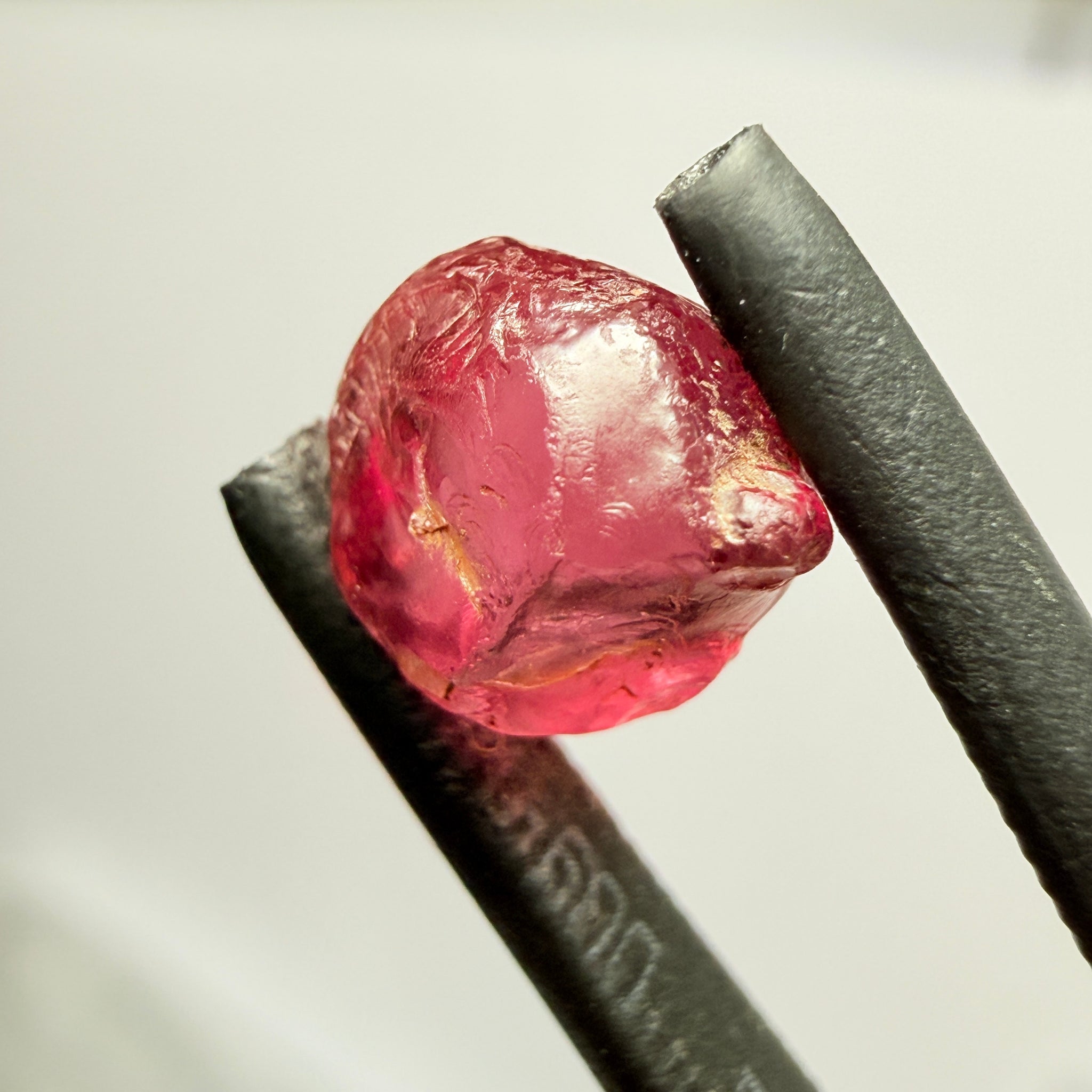 Rhodolite Garnet, 3.71ct, Umba, Tanzania, Untreated Untreated. Few bubbles on the outside, rest vvs