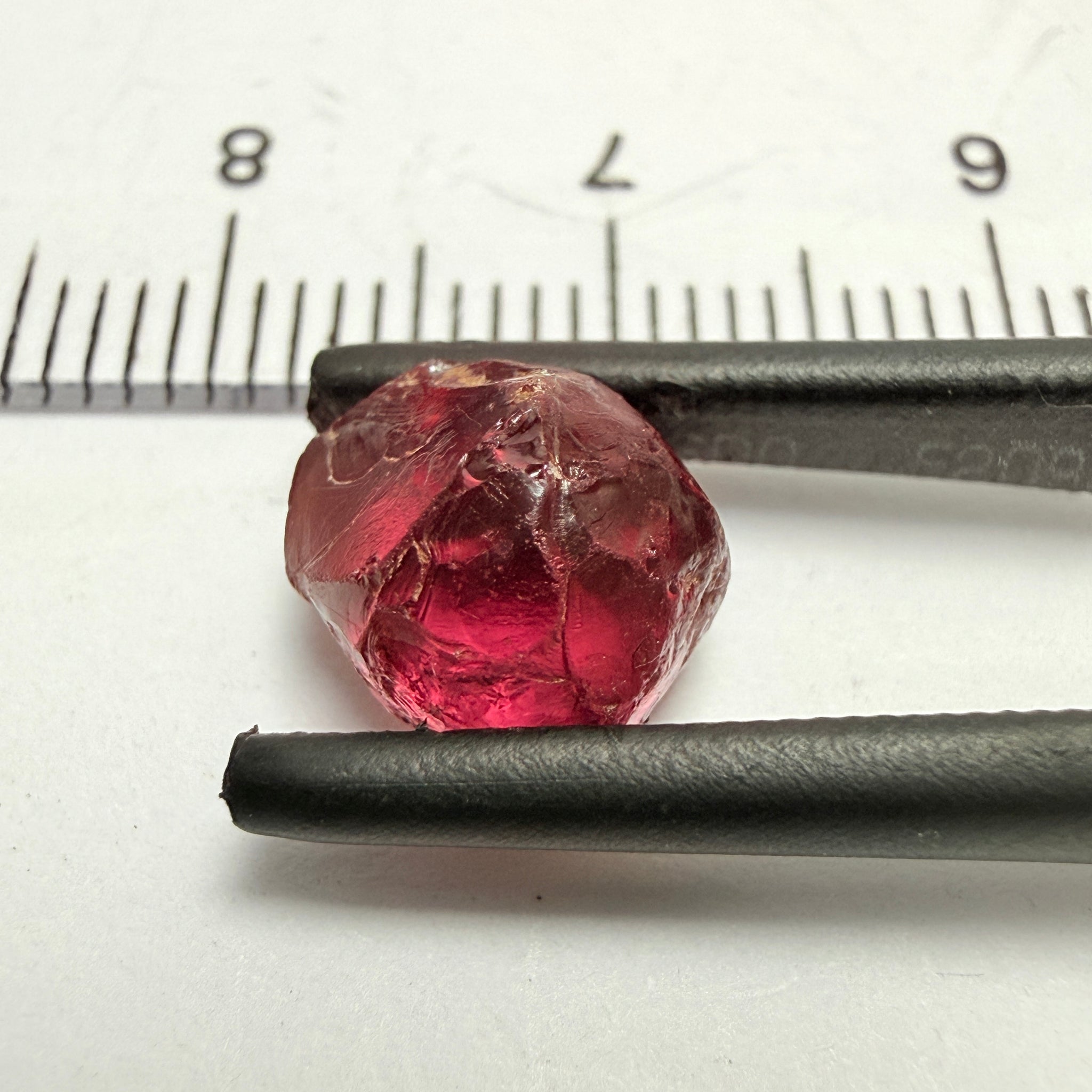 Rhodolite Garnet, 4.91ct, Umba, Tanzania, Untreated Untreated. Spot near the middle so Si