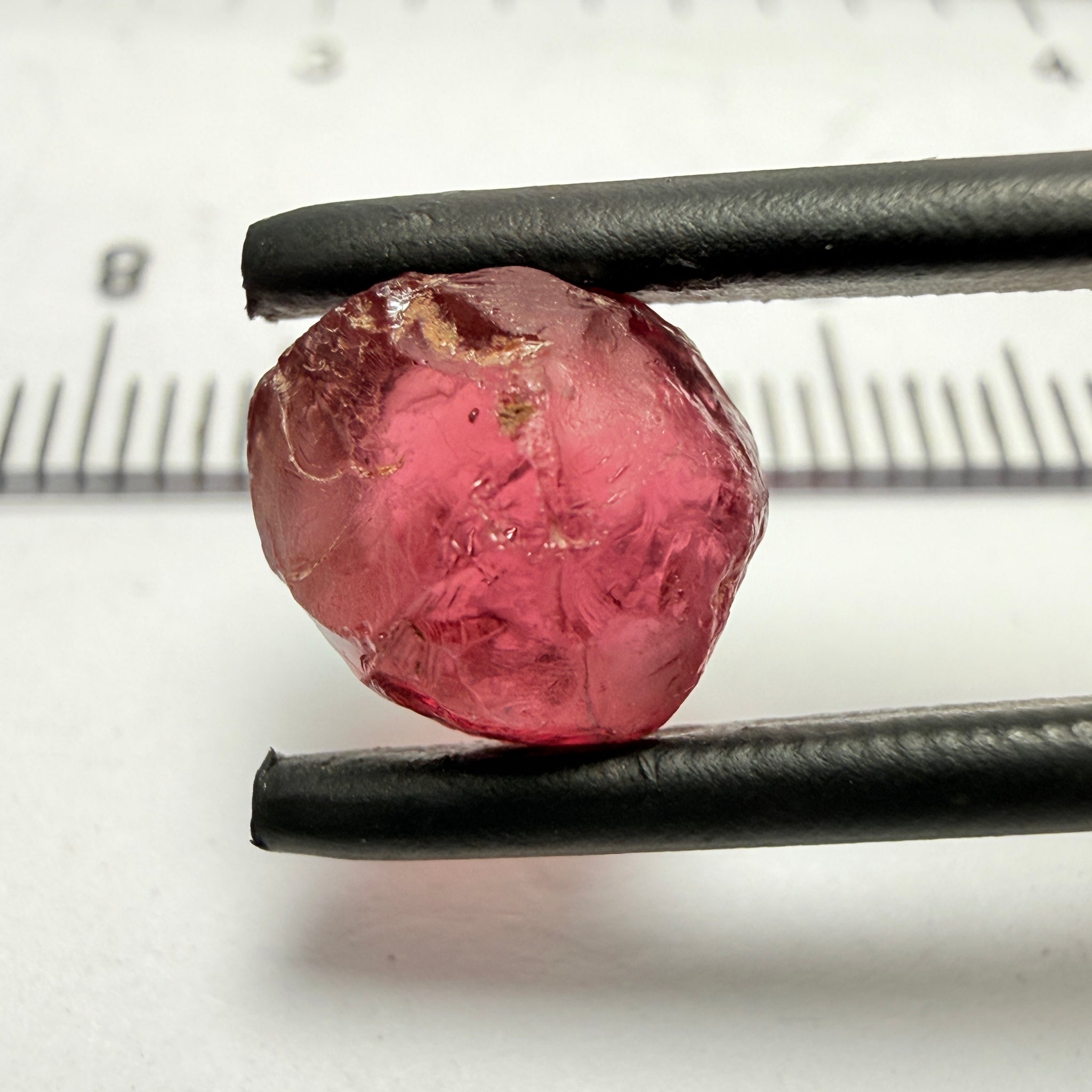 Rhodolite Garnet, 4.91ct, Umba, Tanzania, Untreated Untreated. Spot near the middle so Si
