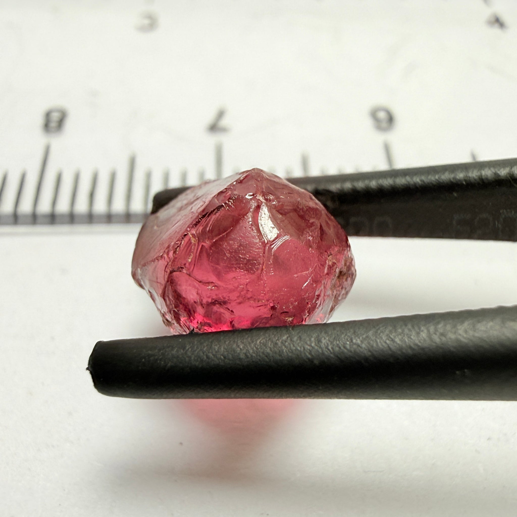 Rhodolite Garnet, 4.91ct, Umba, Tanzania, Untreated Untreated. Spot near the middle so Si