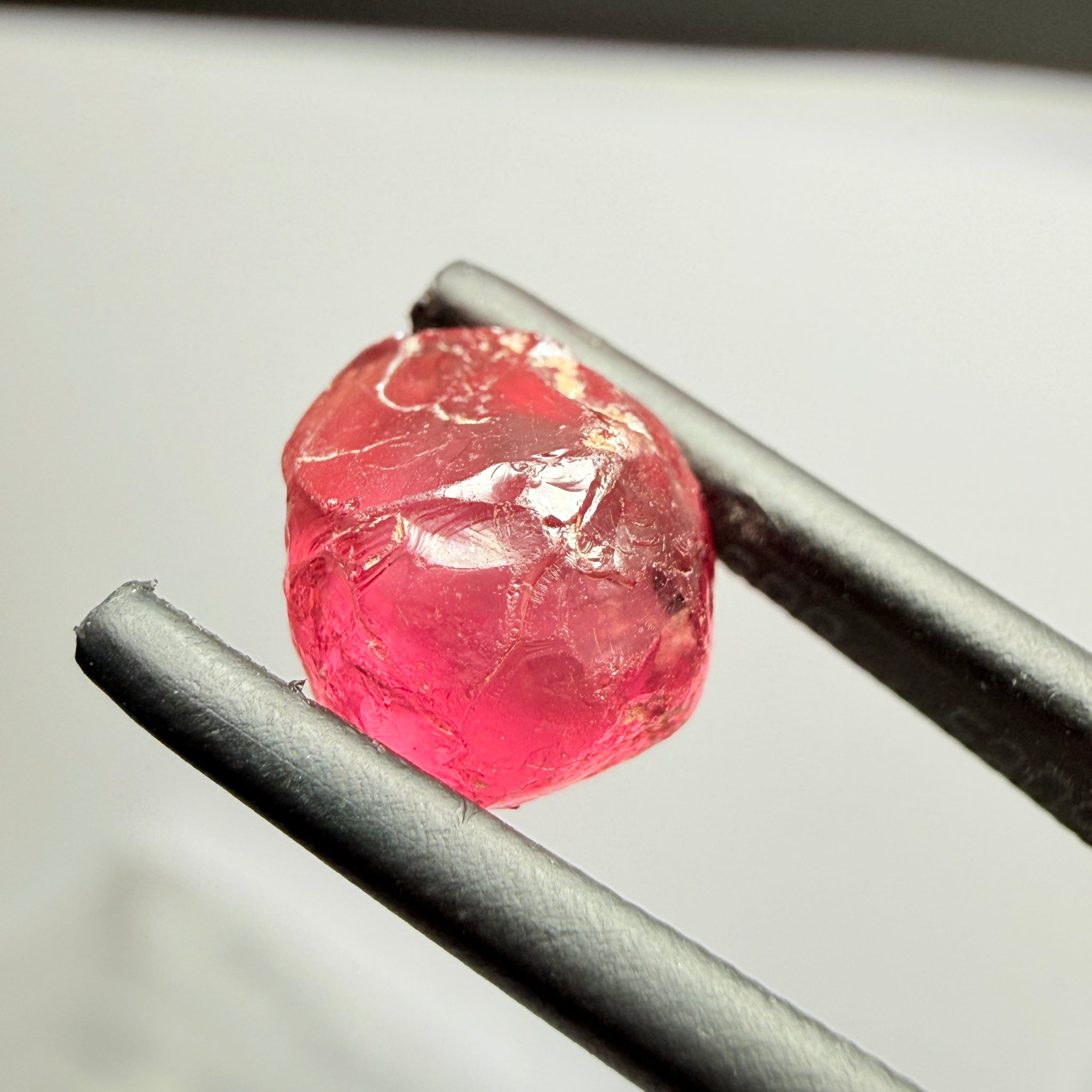 Rhodolite Garnet, 4.91ct, Umba, Tanzania, Untreated Untreated. Spot near the middle so Si