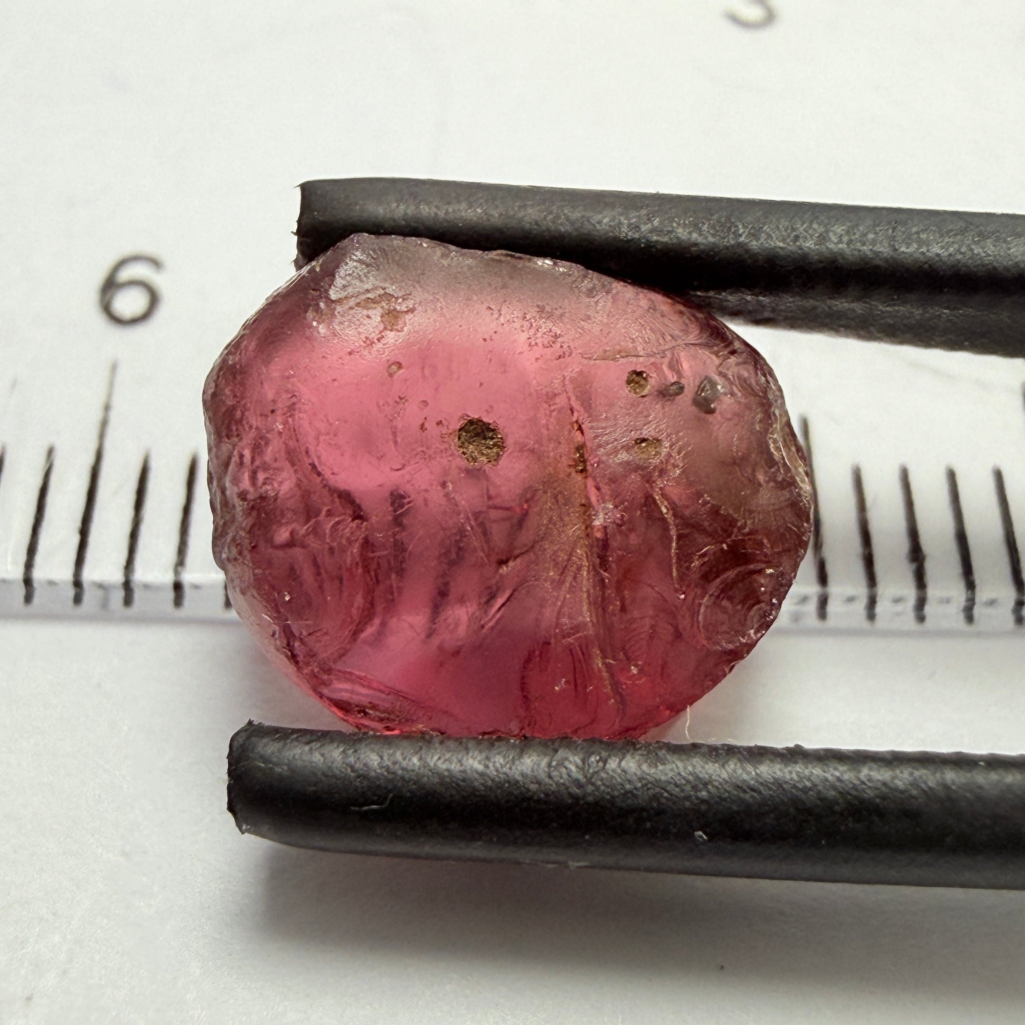 Rhodolite Garnet, 6.56ct, Umba, Tanzania, Untreated Untreated. Few bubbles on outside, rest vvs with very slight silk, flattish shape see pics