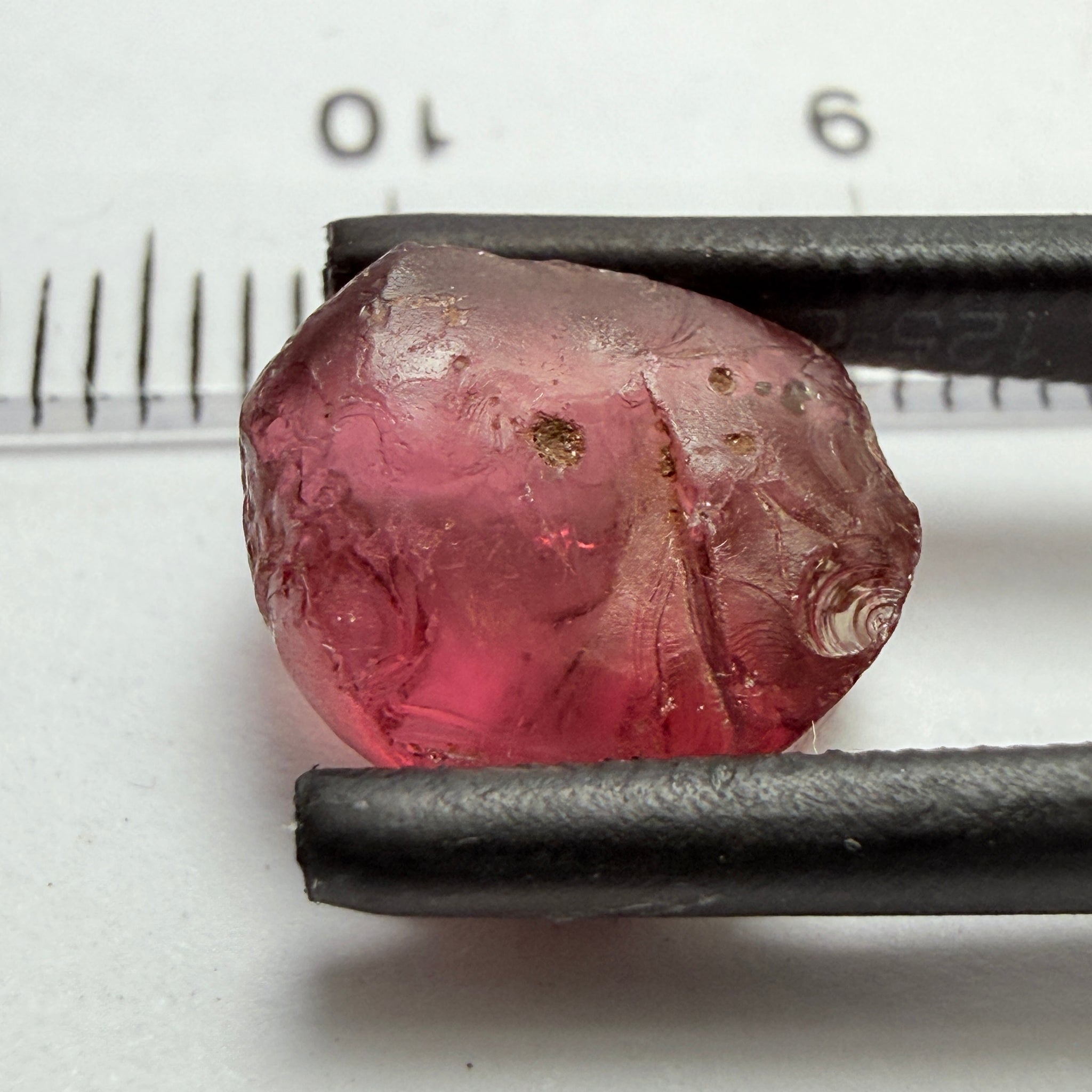 Rhodolite Garnet, 6.56ct, Umba, Tanzania, Untreated Untreated. Few bubbles on outside, rest vvs with very slight silk, flattish shape see pics