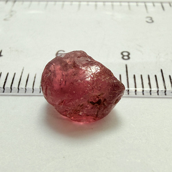 Rhodolite Garnet, 5.26ct, Umba, Tanzania, Untreated Untreated. 2 spots near the middle so Si