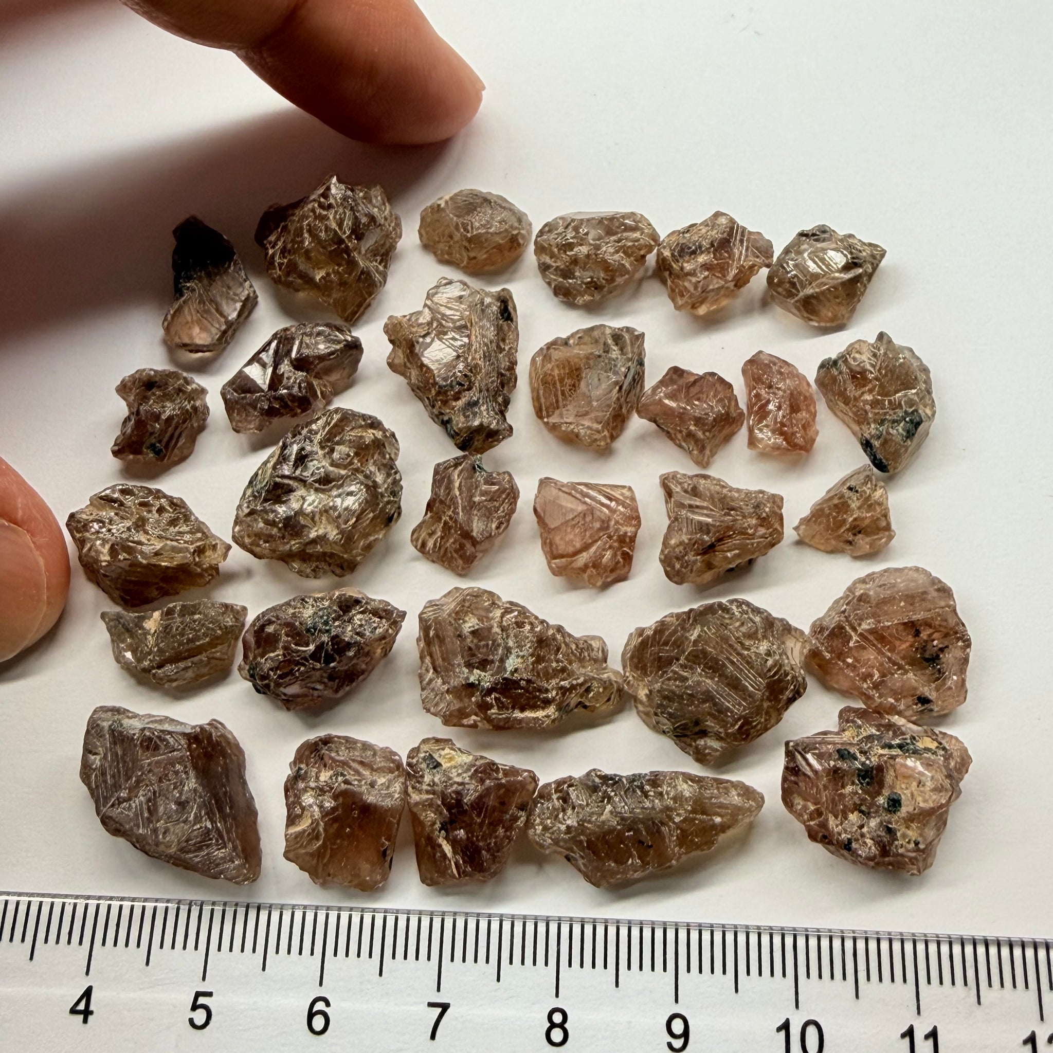 Colour Changing Sapphire Crystal Lot. 51.90gm / 259.50ct, Tanzania, Untreated Unheated, all pieces are crystallised on all sides! Super rare, new find
