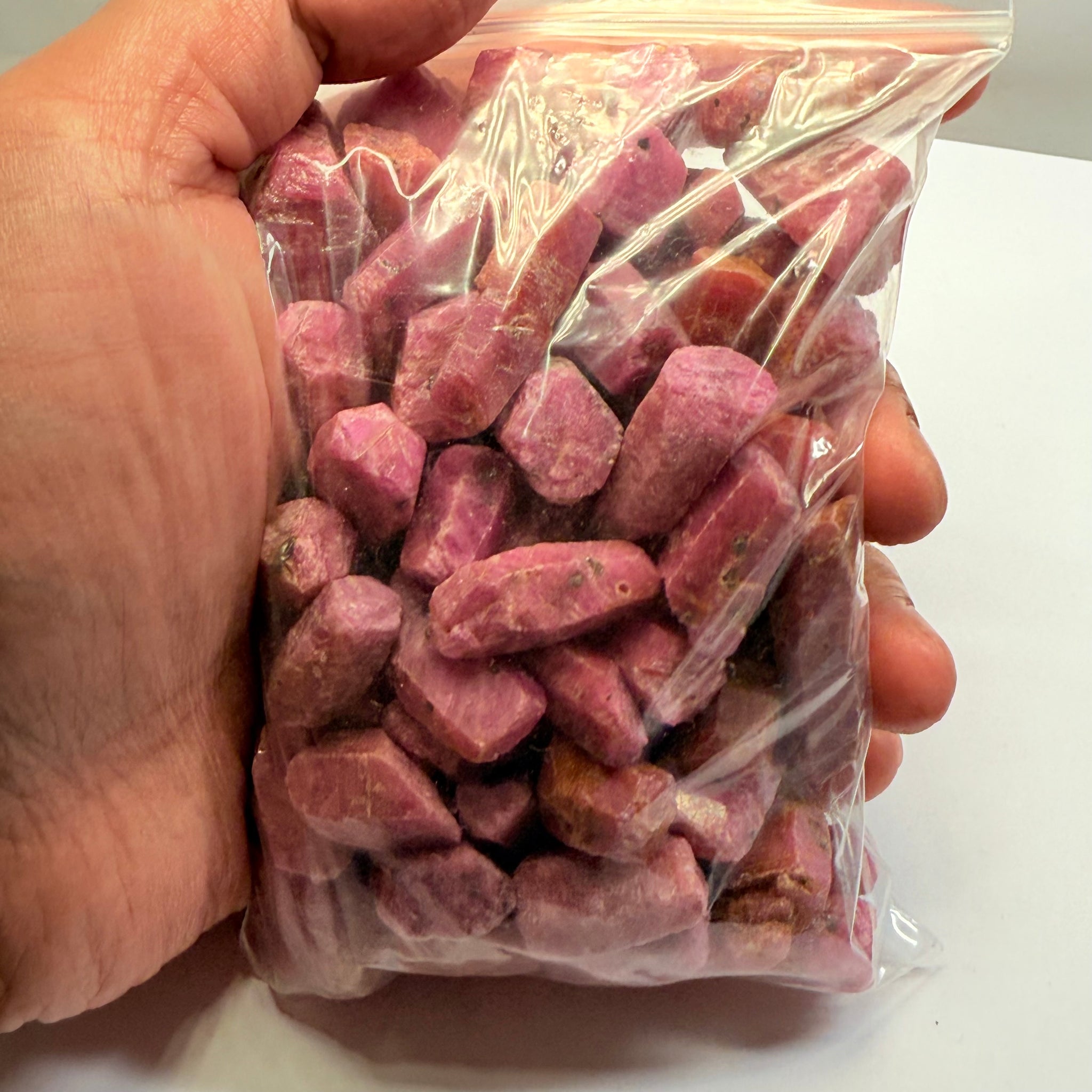 Sapphire Crystal Wholesale Lot Deal, 587.60gm, 92pcs in lot, average size is 6.38gm. Dodoma, Tanzania, Untreated Unheated. Priced at wholesale for people who want to resell