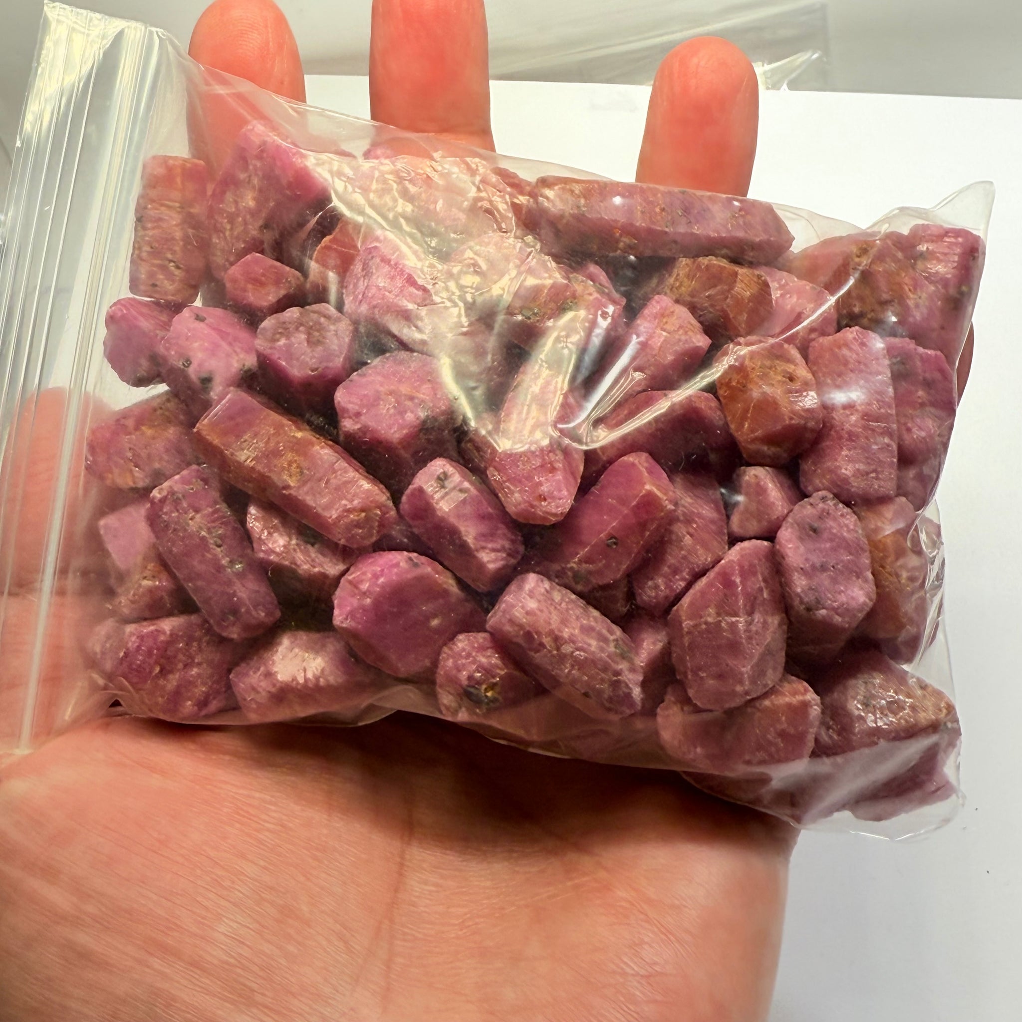 Sapphire Crystal Wholesale Lot Deal, 587.60gm, 92pcs in lot, average size is 6.38gm. Dodoma, Tanzania, Untreated Unheated. Priced at wholesale for people who want to resell