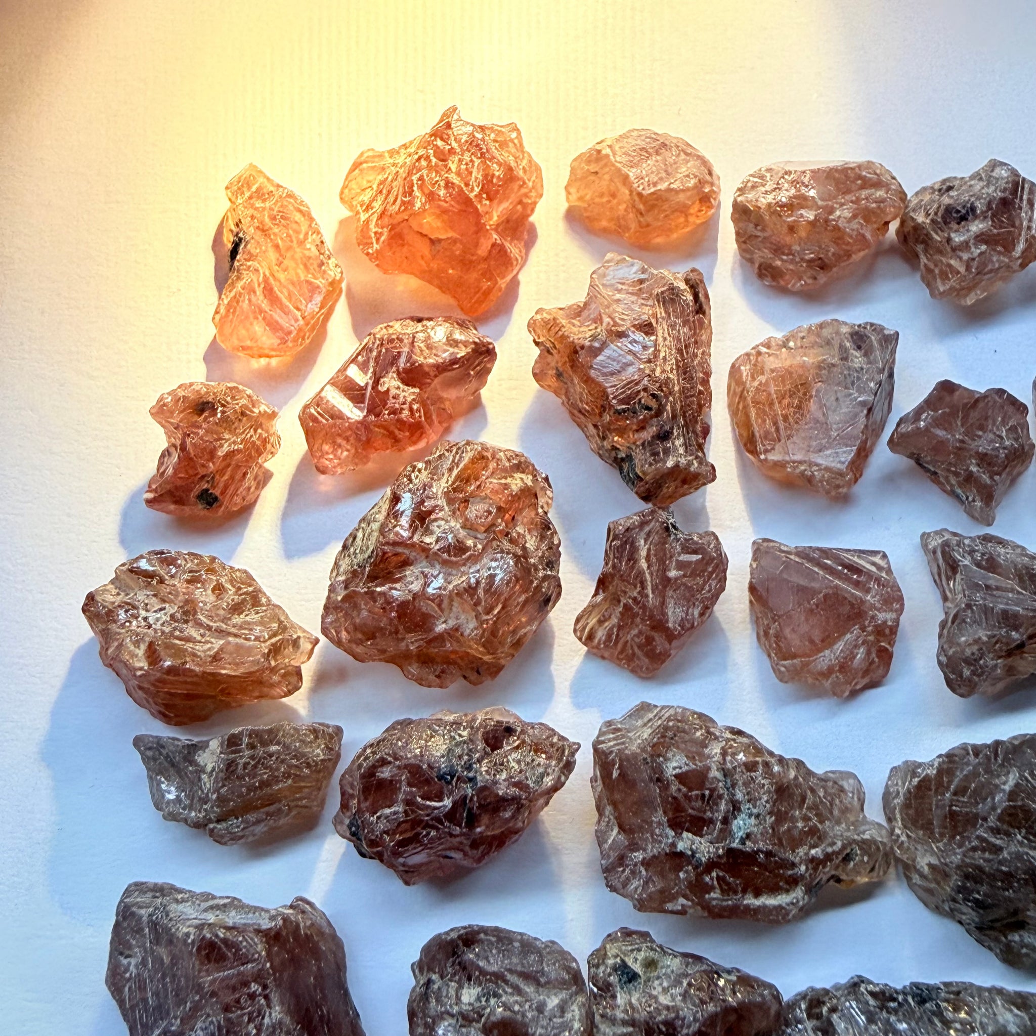 Colour Changing Sapphire Crystal Lot. 51.90gm / 259.50ct, Tanzania, Untreated Unheated, all pieces are crystallised on all sides! Super rare, new find