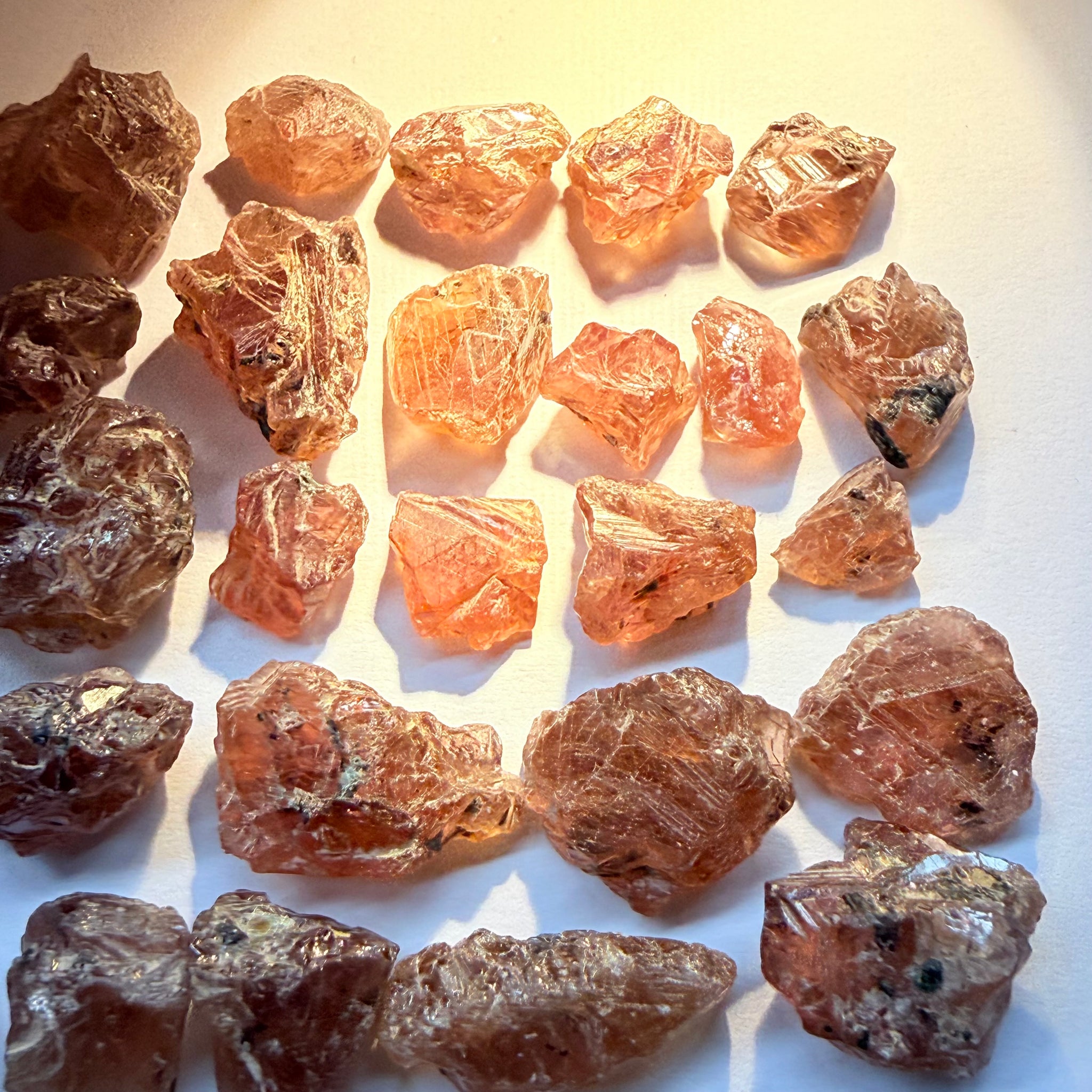 Colour Changing Sapphire Crystal Lot. 51.90gm / 259.50ct, Tanzania, Untreated Unheated, all pieces are crystallised on all sides! Super rare, new find