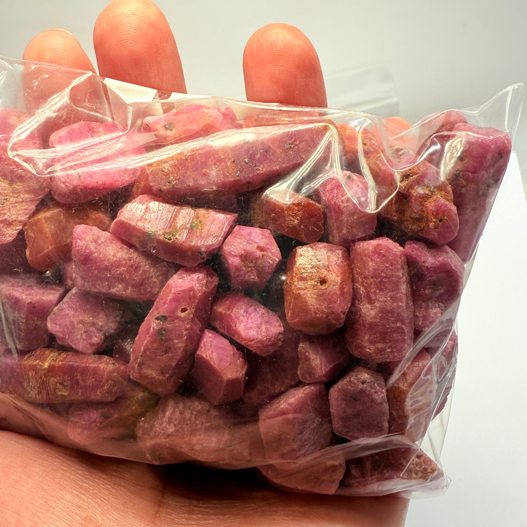 Sapphire Crystal Wholesale Lot Deal, 587.60gm, 92pcs in lot, average size is 6.38gm. Dodoma, Tanzania, Untreated Unheated. Priced at wholesale for people who want to resell