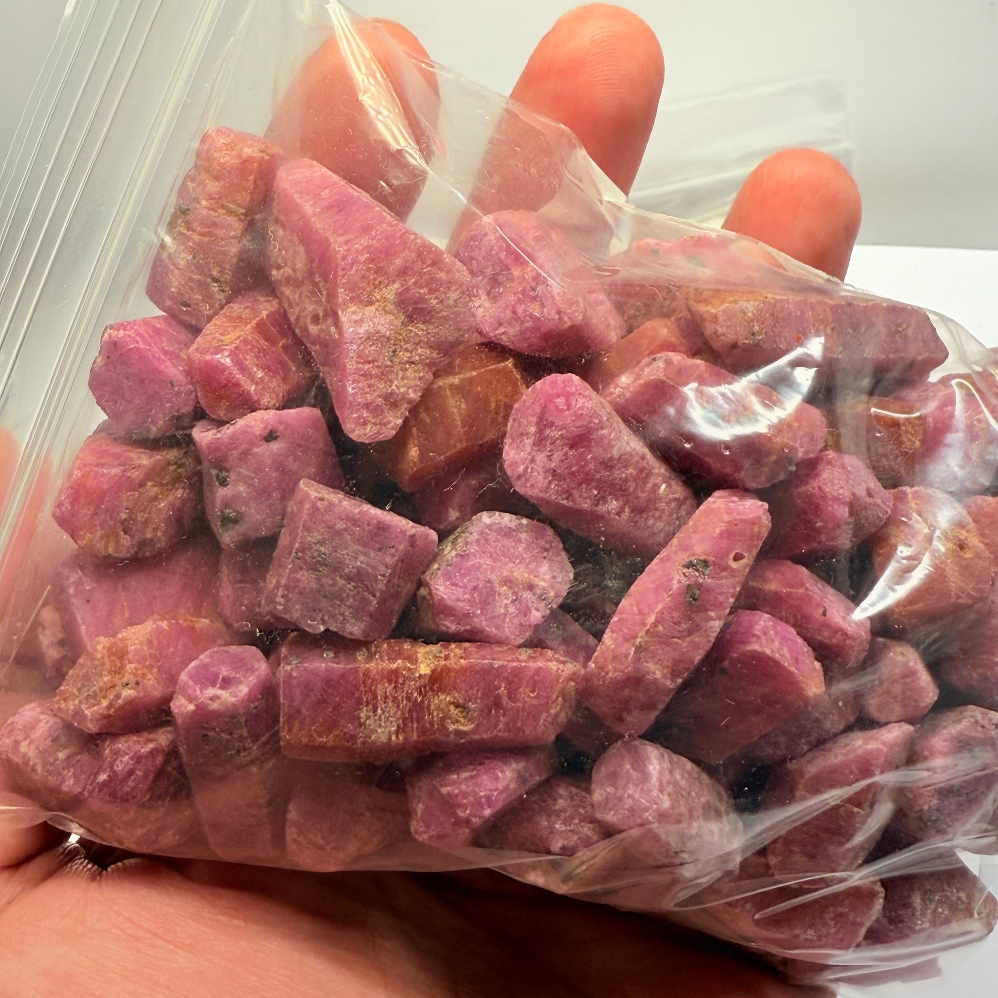 Sapphire Crystal Wholesale Lot Deal, 587.60gm, 92pcs in lot, average size is 6.38gm. Dodoma, Tanzania, Untreated Unheated. Priced at wholesale for people who want to resell