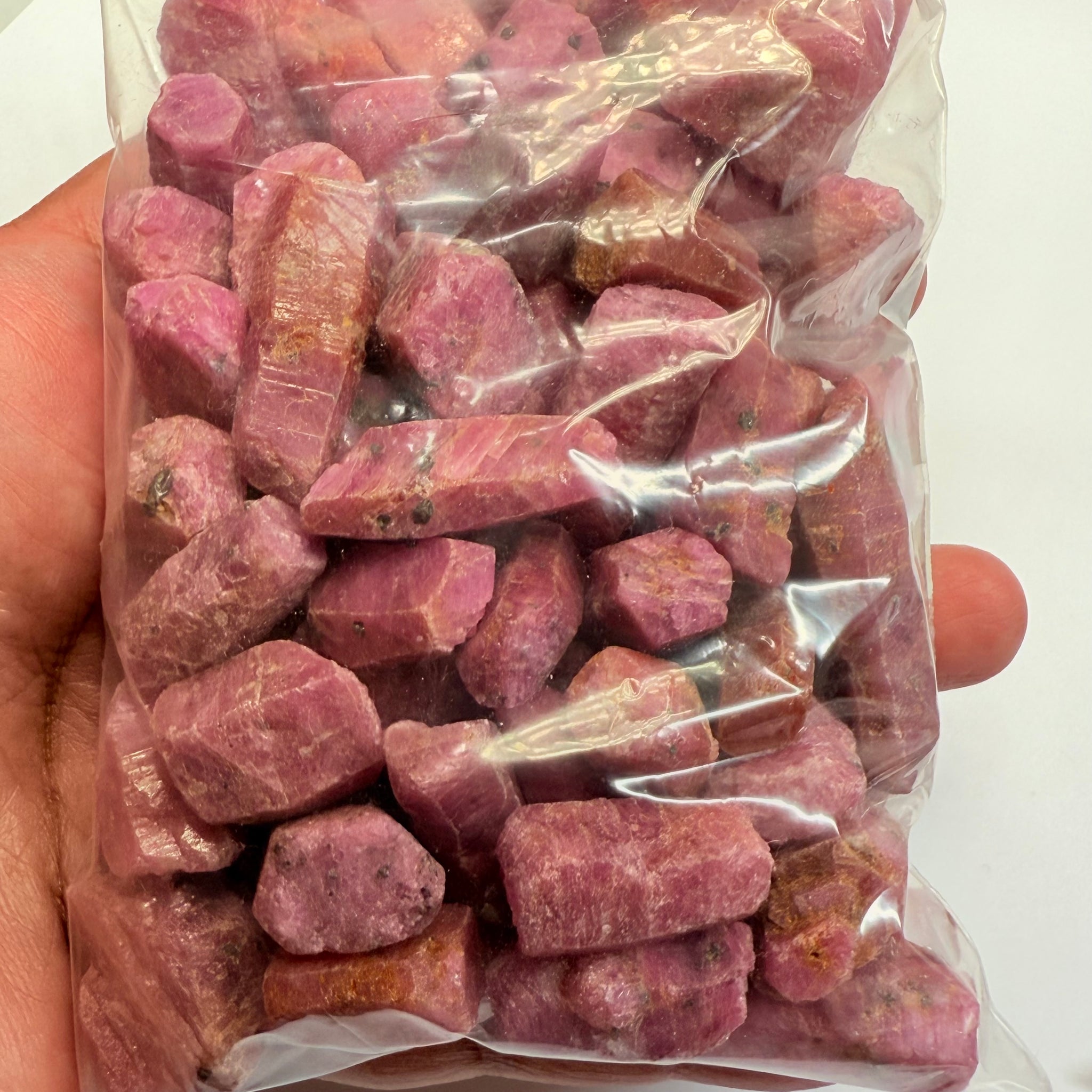 Sapphire Crystal Wholesale Lot Deal, 587.60gm, 92pcs in lot, average size is 6.38gm. Dodoma, Tanzania, Untreated Unheated. Priced at wholesale for people who want to resell