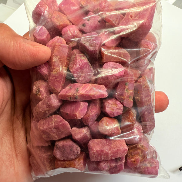 Sapphire Crystal Wholesale Lot Deal, 587.60gm, 92pcs in lot, average size is 6.38gm. Dodoma, Tanzania, Untreated Unheated. Priced at wholesale for people who want to resell