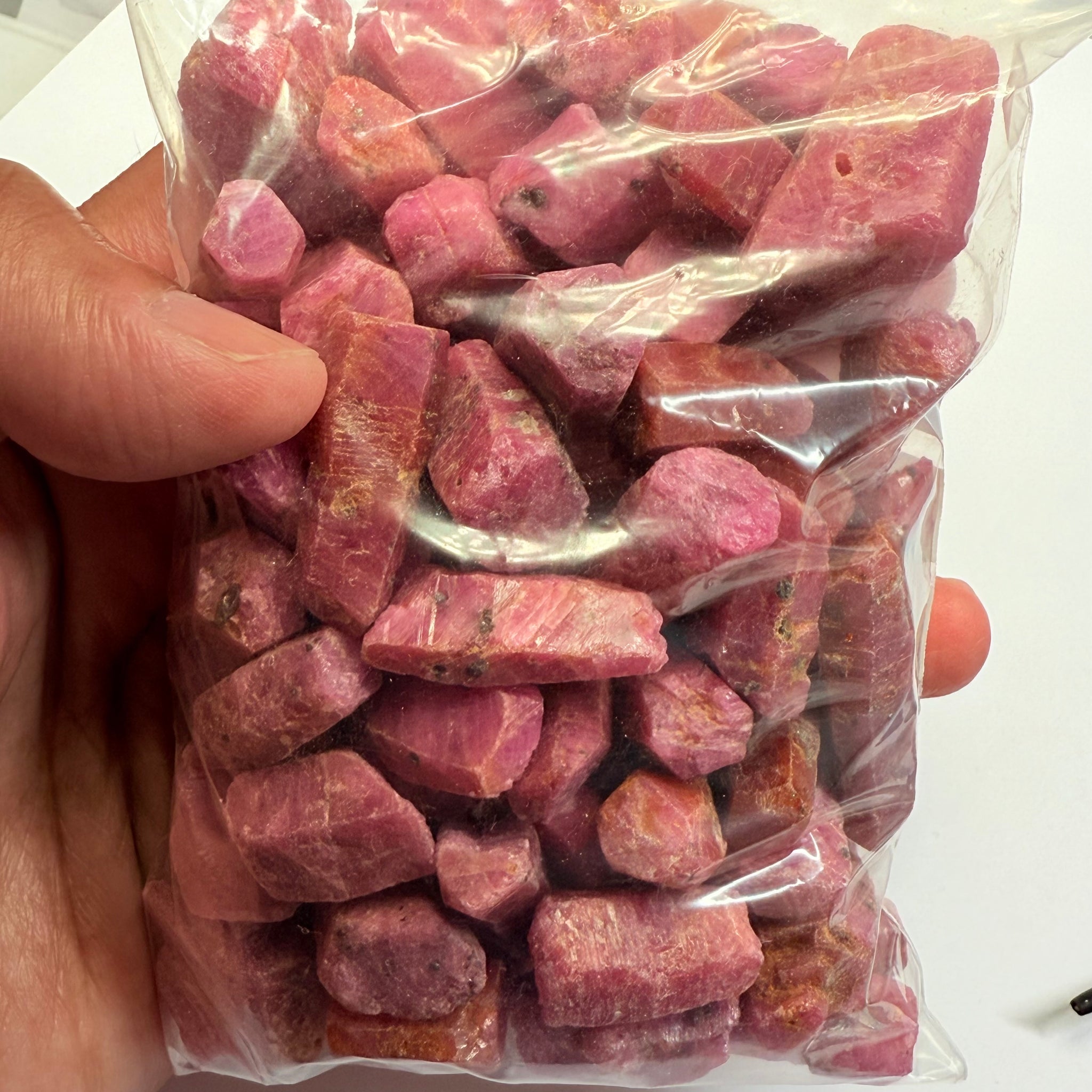 Sapphire Crystal Wholesale Lot Deal, 587.60gm, 92pcs in lot, average size is 6.38gm. Dodoma, Tanzania, Untreated Unheated. Priced at wholesale for people who want to resell