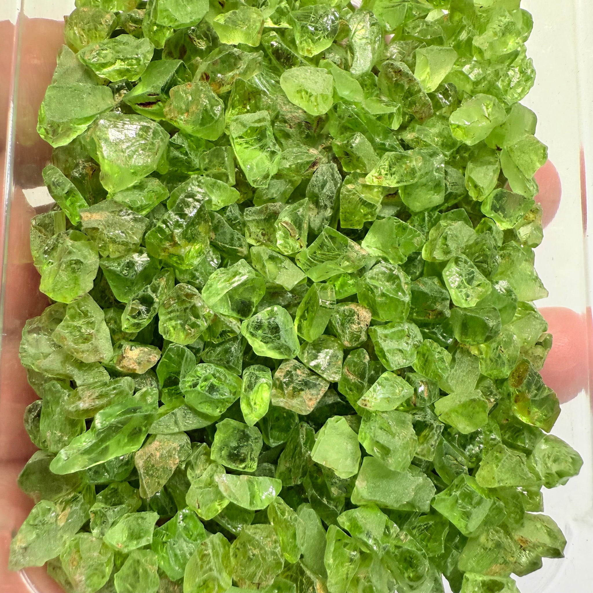 GoGo Peridot Lot, 135.00gm/675ct, Wa GoGo Tribe, Tanzania, Untreated Unheated, av size 1.90ct, faceting rough mix, use also in jewellery as is