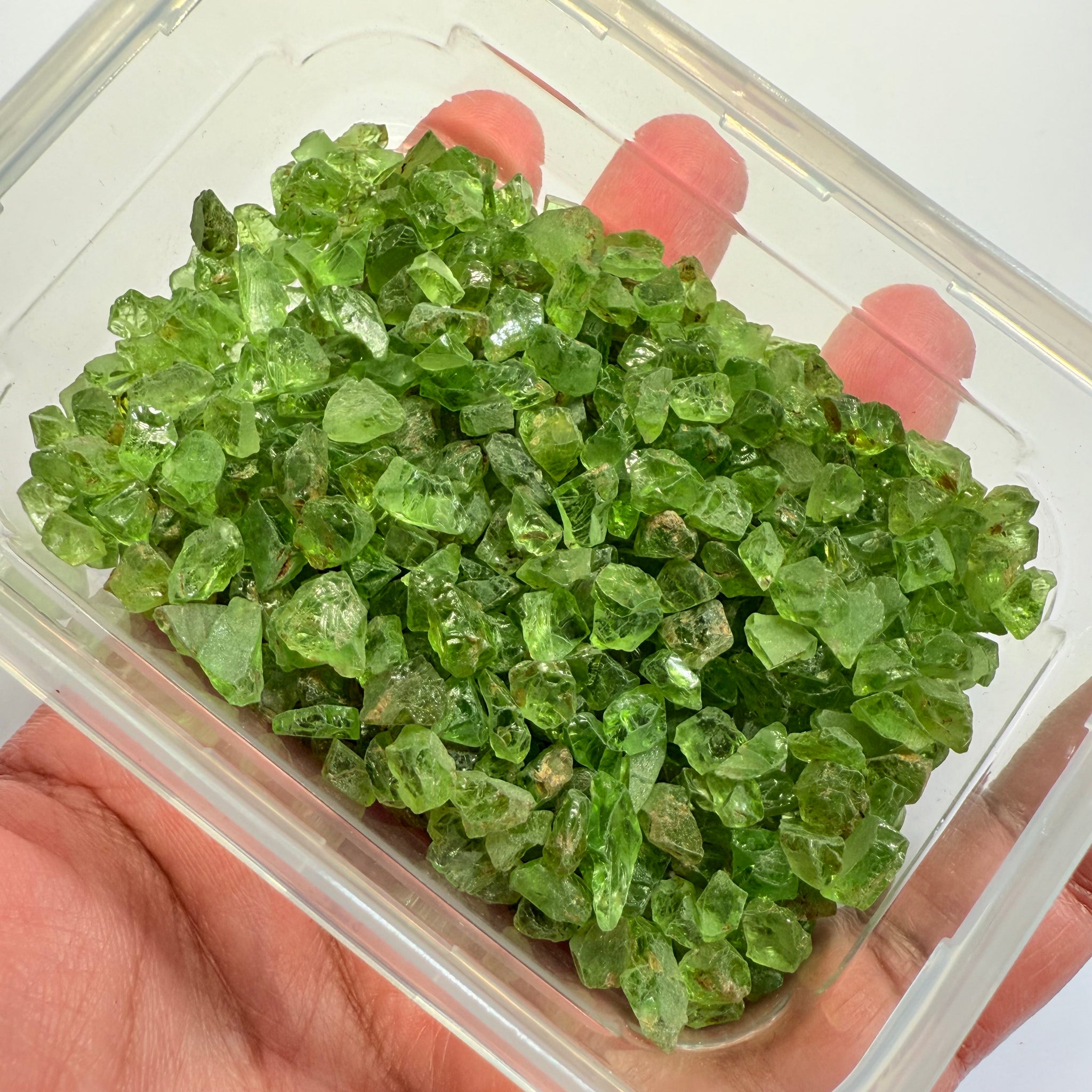 GoGo Peridot Lot, 135.00gm/675ct, Wa GoGo Tribe, Tanzania, Untreated Unheated, av size 1.90ct, faceting rough mix, use also in jewellery as is