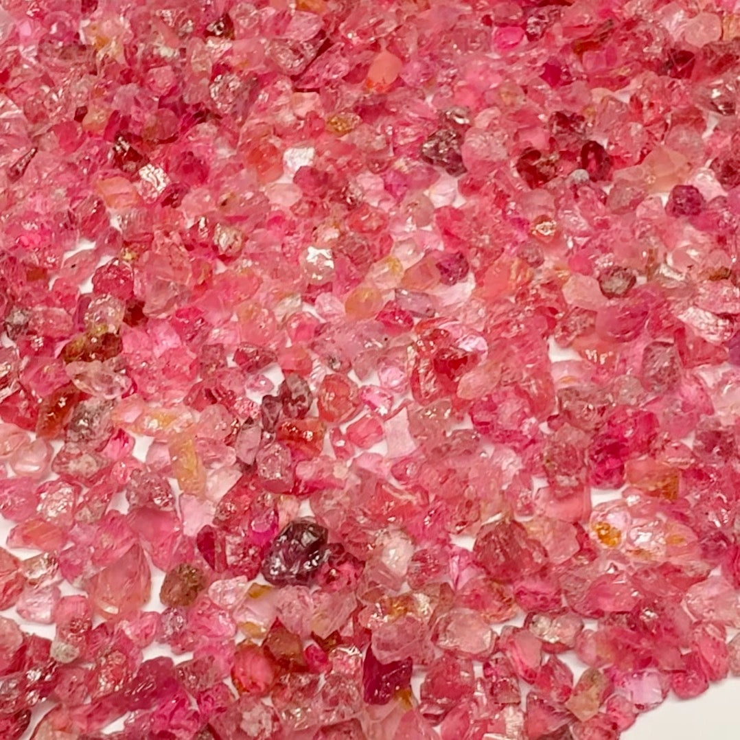 Mahenge Spinel Lot melee rough or set in jewellery as is, 94.10gm / 470.50ct, Mahenge, Tanzania, Untreated Unheated&nbsp;