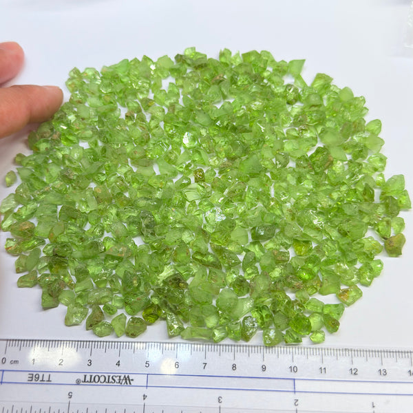 GoGo Peridot Lot, 131.70gm/658.5ct, Wa GoGo Tribe, Tanzania, Untreated Unheated, av size 1.90ct, faceting rough mix, use also in jewellery as is