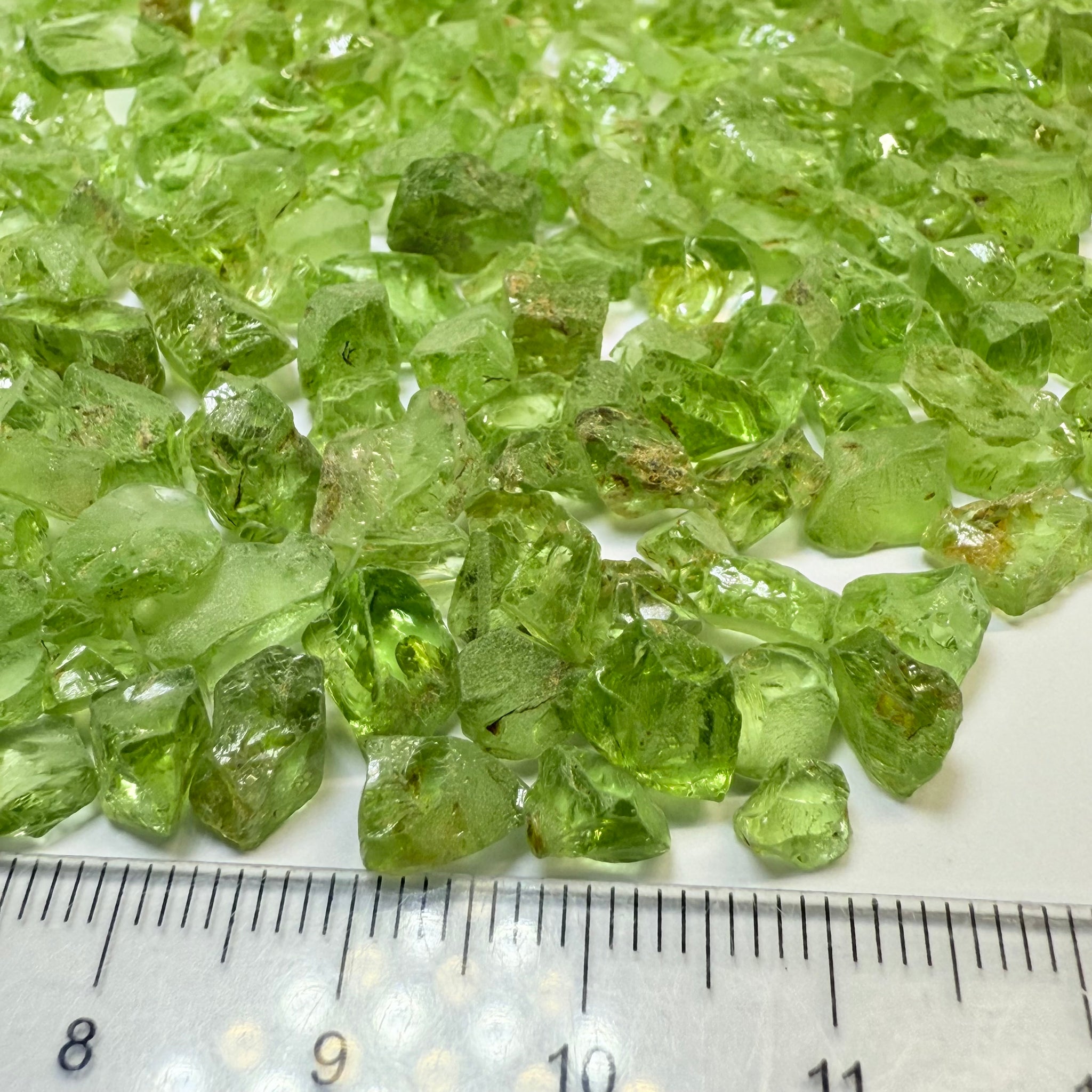 GoGo Peridot Lot, 131.70gm/658.5ct, Wa GoGo Tribe, Tanzania, Untreated Unheated, av size 1.90ct, faceting rough mix, use also in jewellery as is