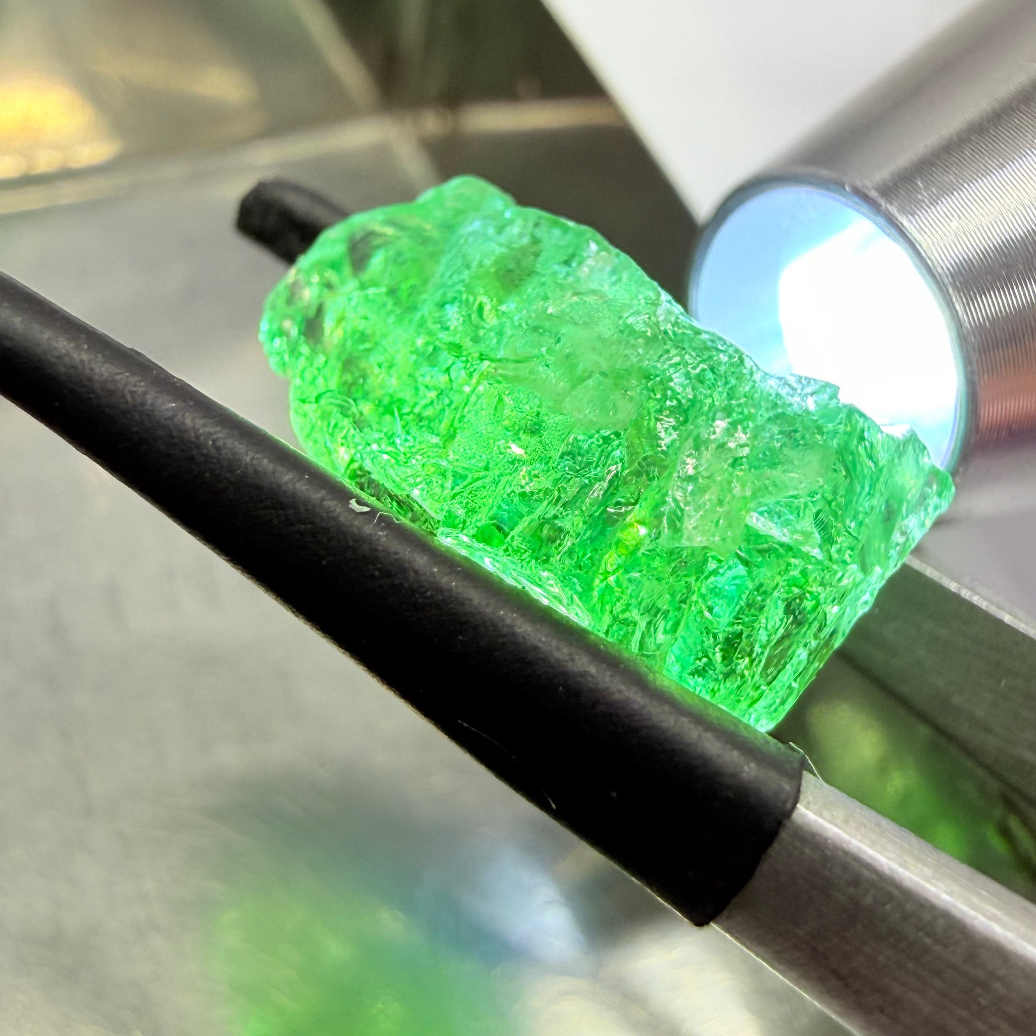 Tsavorite, 10.28ct, Tanzania, Untreated Unheated, veils and large cracks