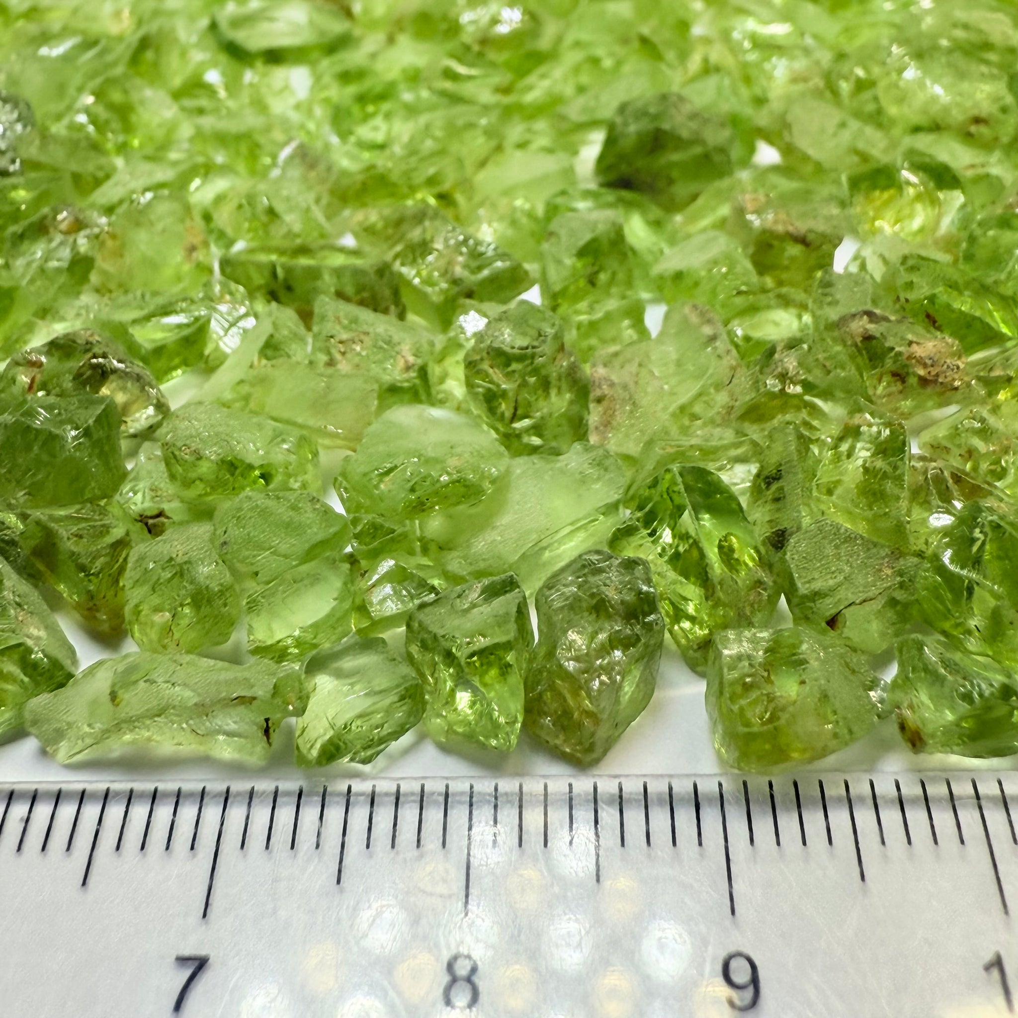 GoGo Peridot Lot, 131.70gm/658.5ct, Wa GoGo Tribe, Tanzania, Untreated Unheated, av size 1.90ct, faceting rough mix, use also in jewellery as is