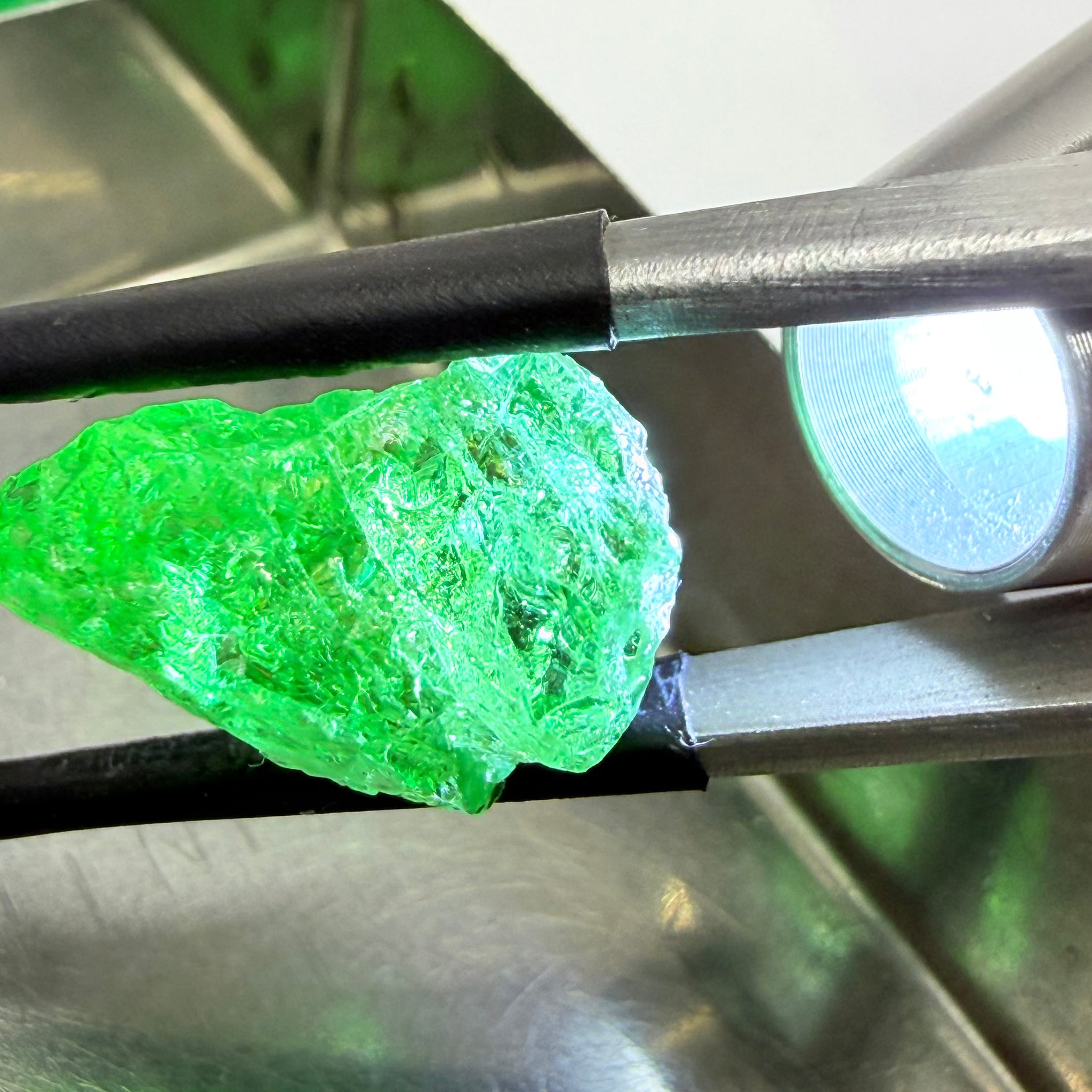 Tsavorite, 10.28ct, Tanzania, Untreated Unheated, veils and large cracks