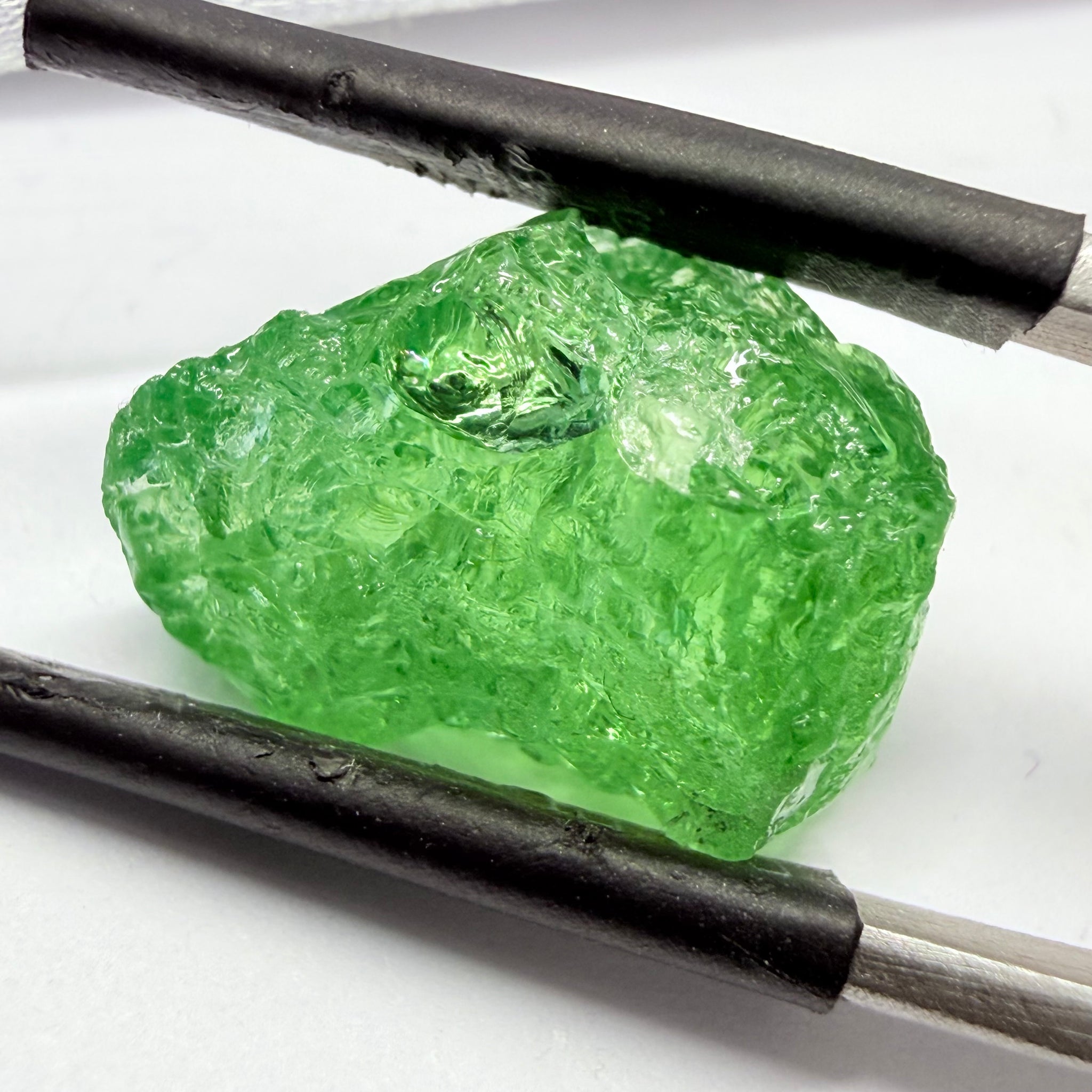 Tsavorite, 10.28ct, Tanzania, Untreated Unheated, veils and large cracks