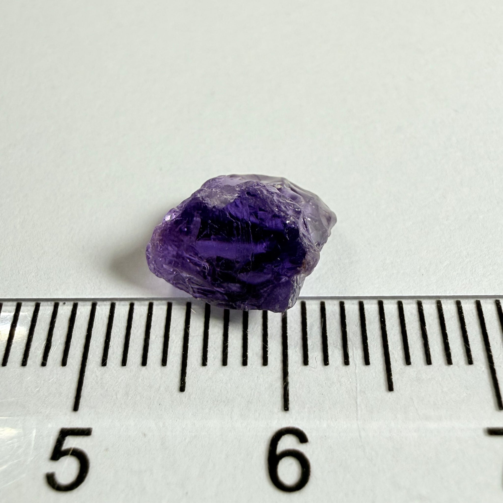 Purple Scapolite, 2.92ct, Tanzania, Untreated Unheated, vs-vvs, note shape