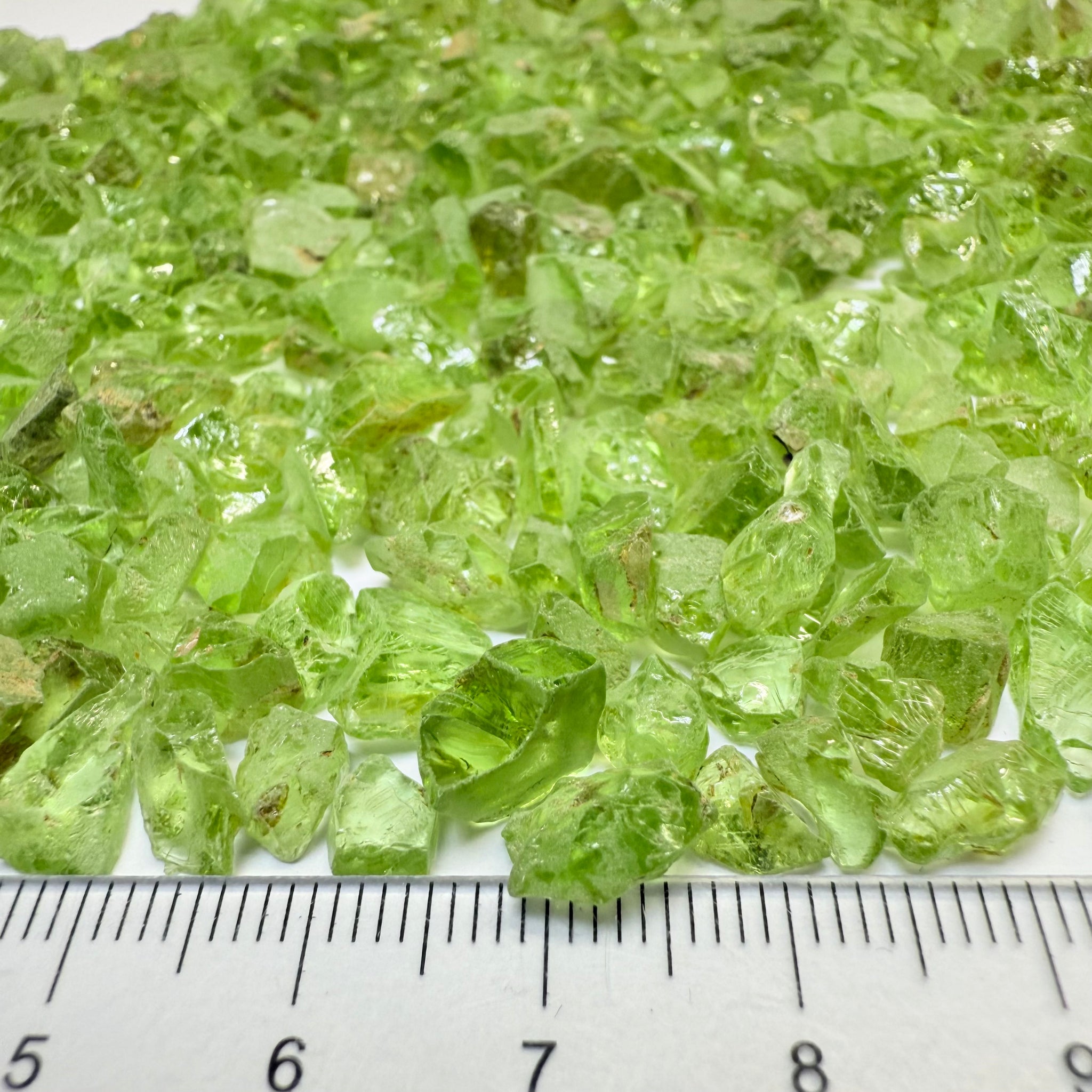 GoGo Peridot Lot, 135.00gm/675ct, Wa GoGo Tribe, Tanzania, Untreated Unheated, av size 1.90ct, faceting rough mix, use also in jewellery as is