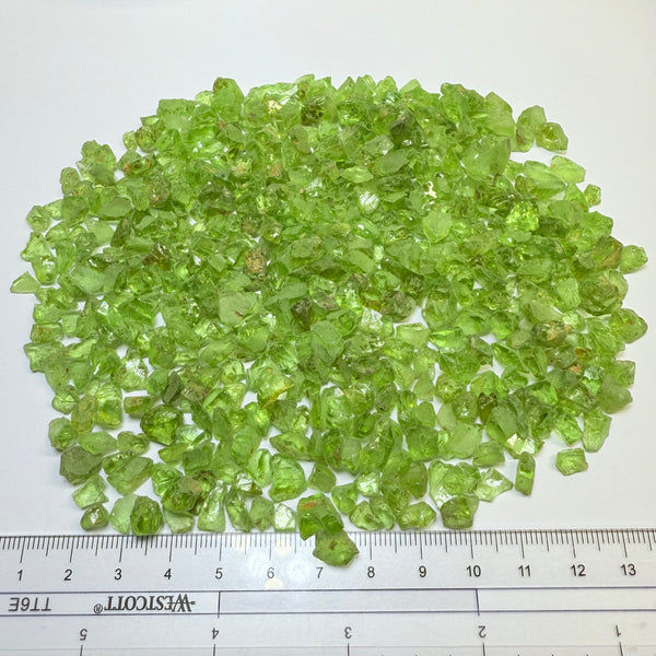 GoGo Peridot Lot, 135.00gm/675ct, Wa GoGo Tribe, Tanzania, Untreated Unheated, av size 1.90ct, faceting rough mix, use also in jewellery as is