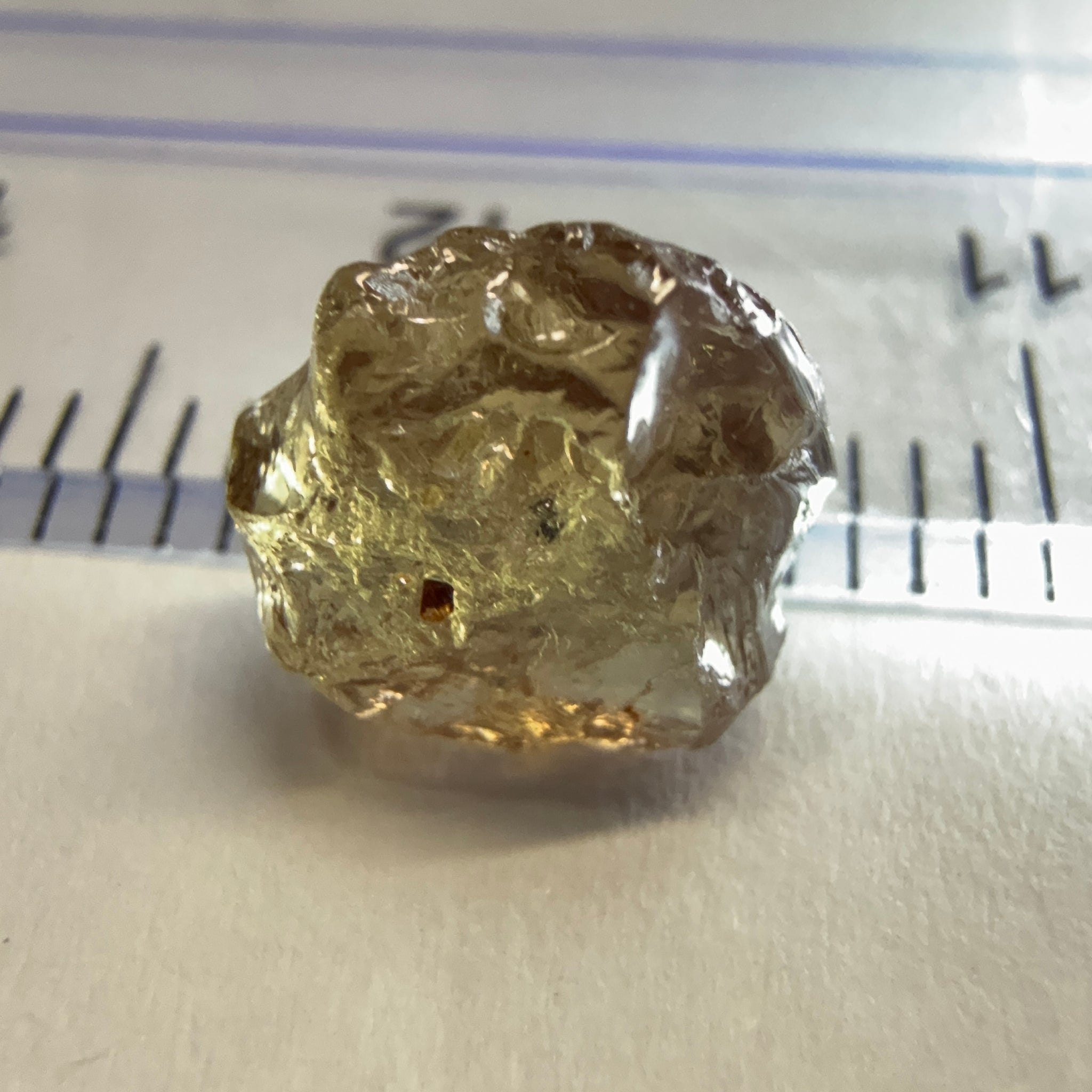 Colour Change Garnet, 2.71ct, Tanzania, Untreated Unheated, slight inclusions on the outside, rest clean