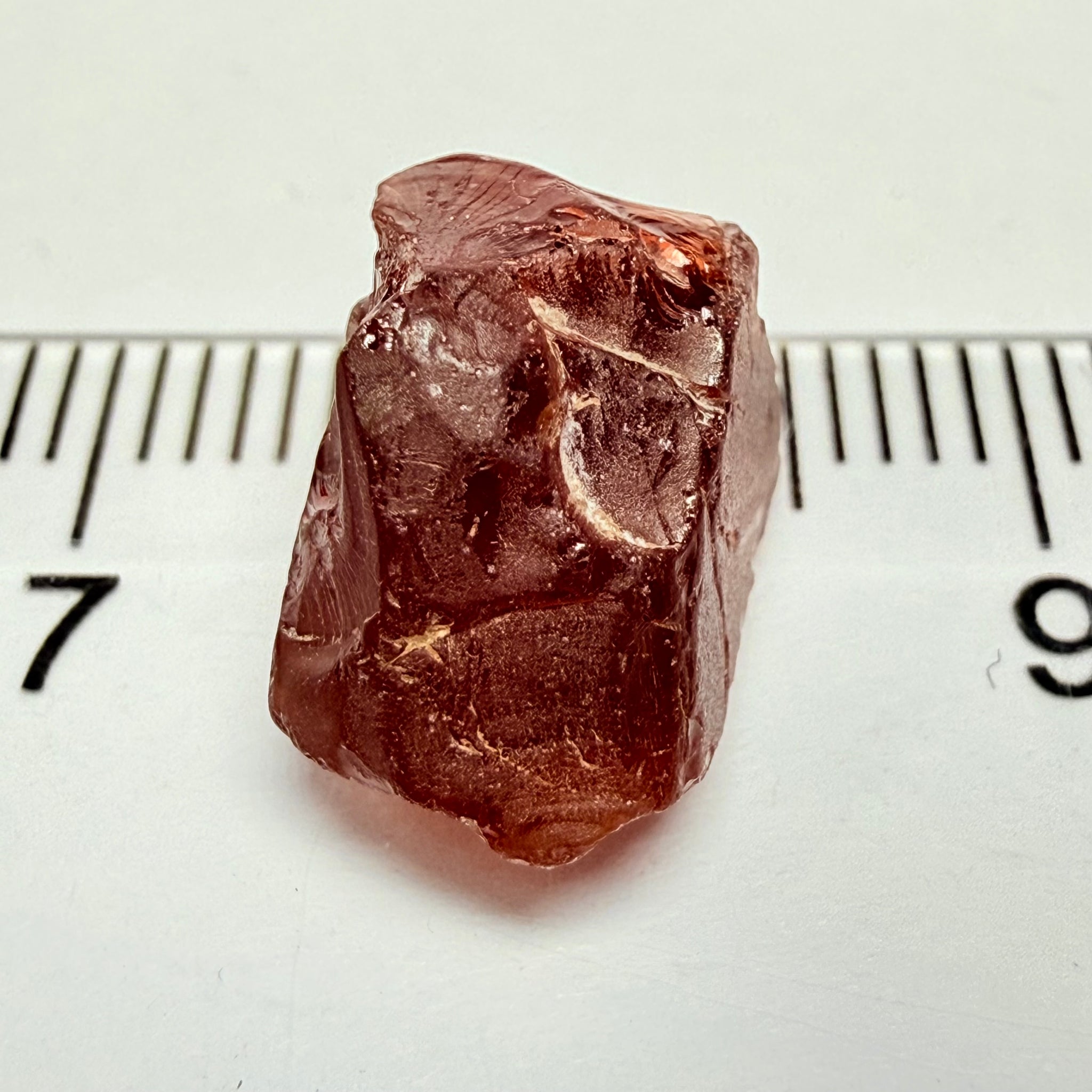 Malaya Garnet, 8.60ct, Tanzania, Untreated Unheated, vvs, with slight cracks on the outside at one end, see next pics I have circled them, they will grind off on preform